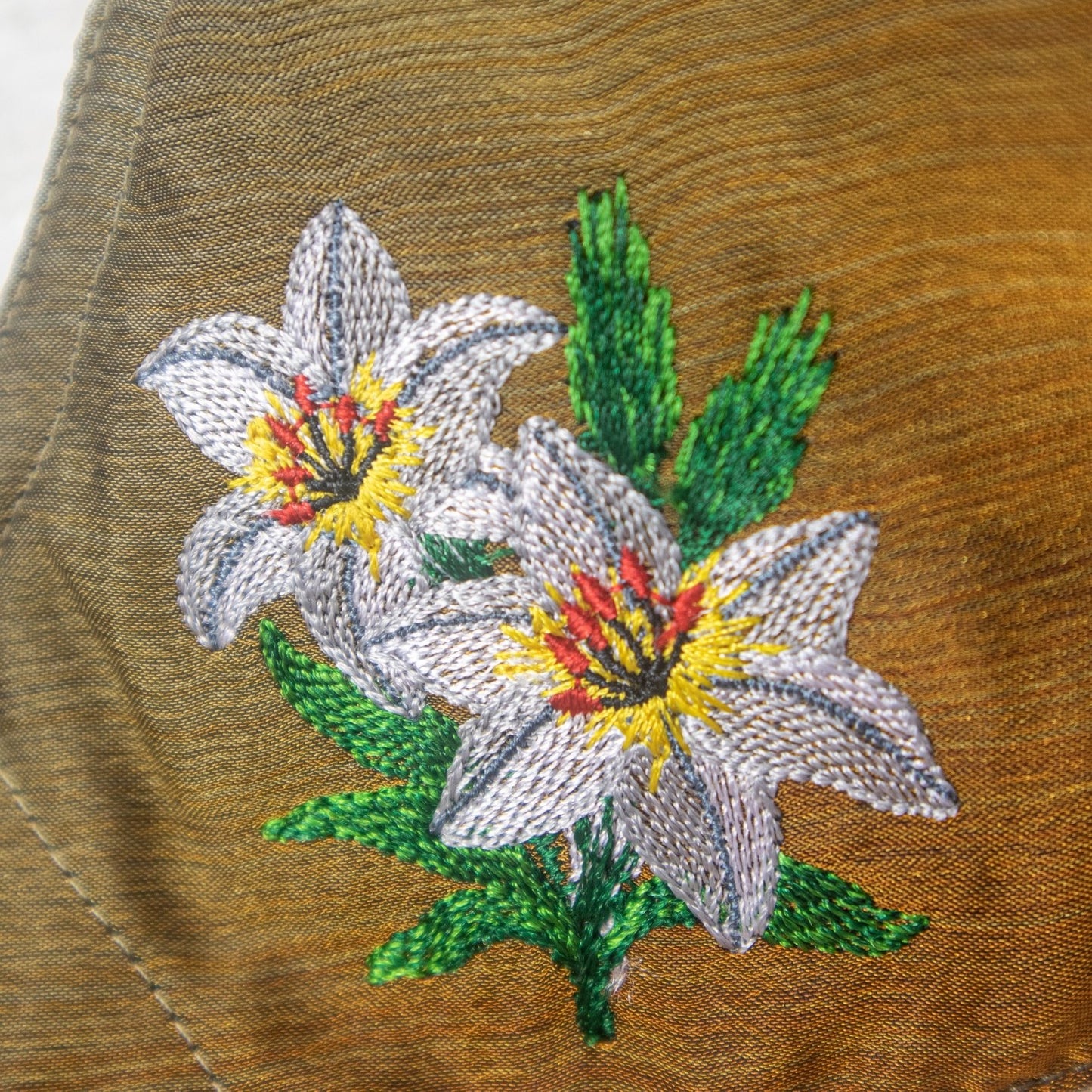 FLORAL / LILY