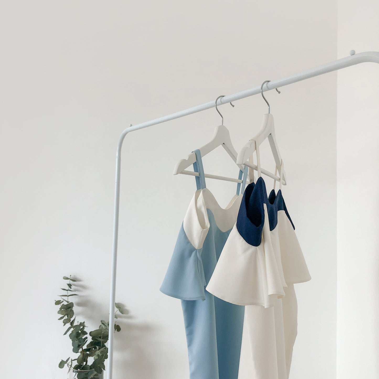 Winifred Ruffle Top - White/Navy