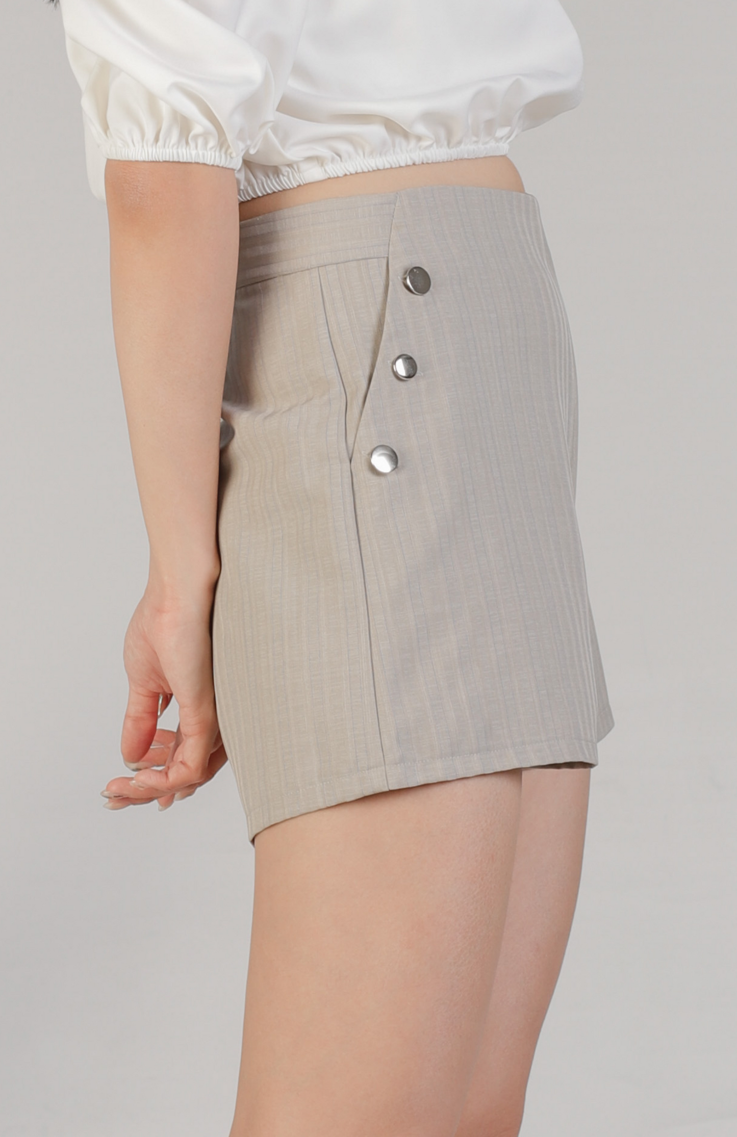 Madelyn Buttoned Bottom - Beige Stripes