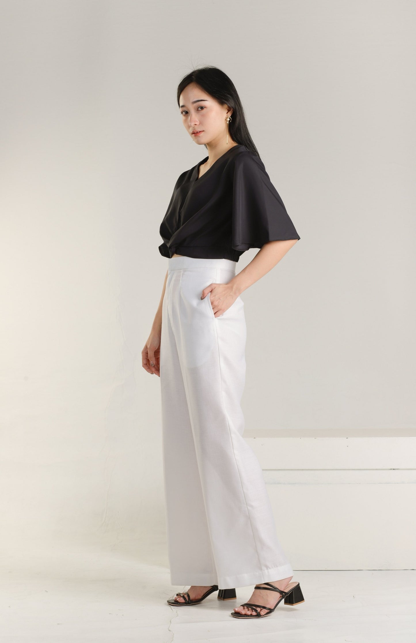 Ashlynn Twist Top - Black