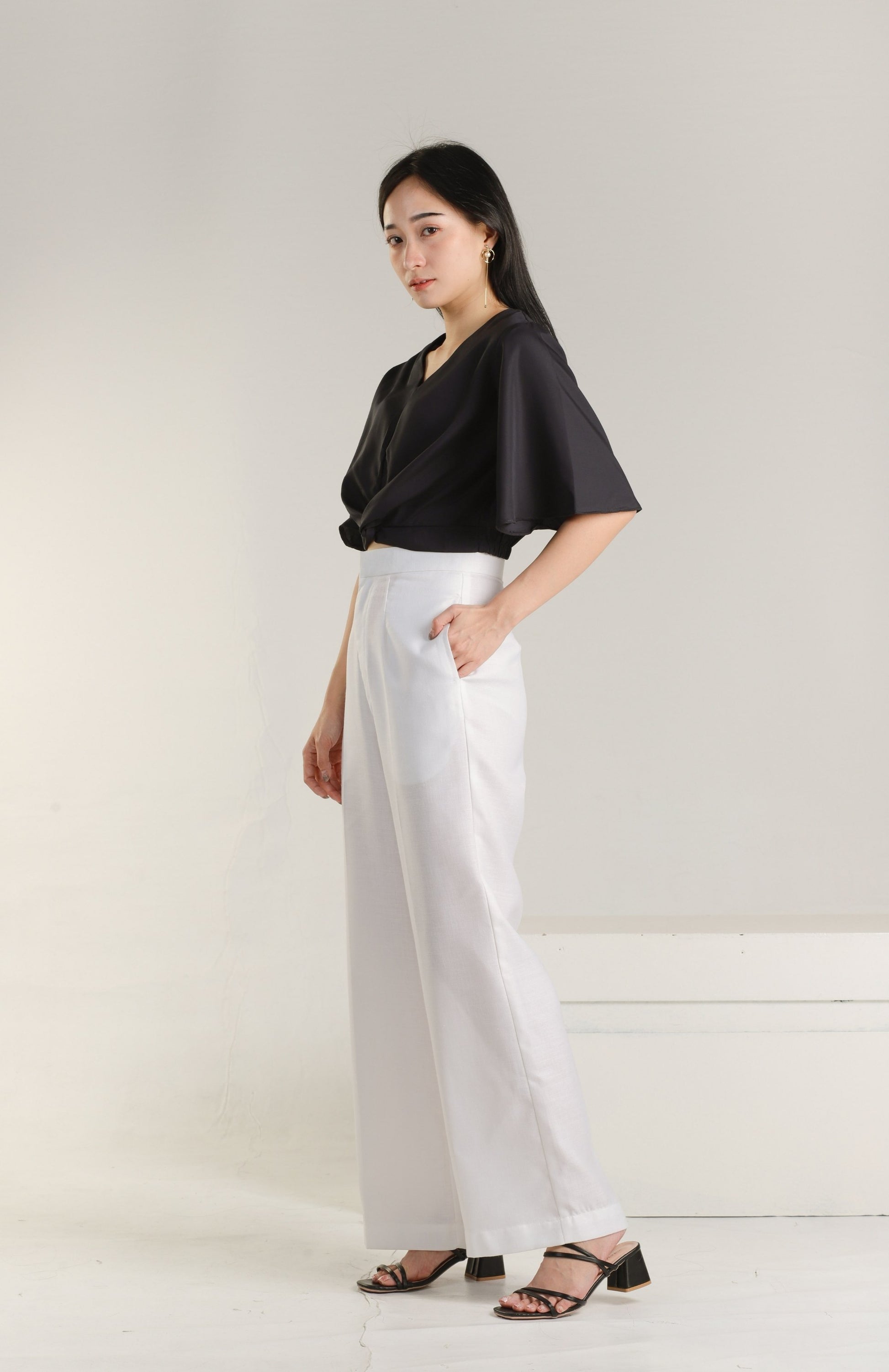 Ashlynn Twist Top - Black