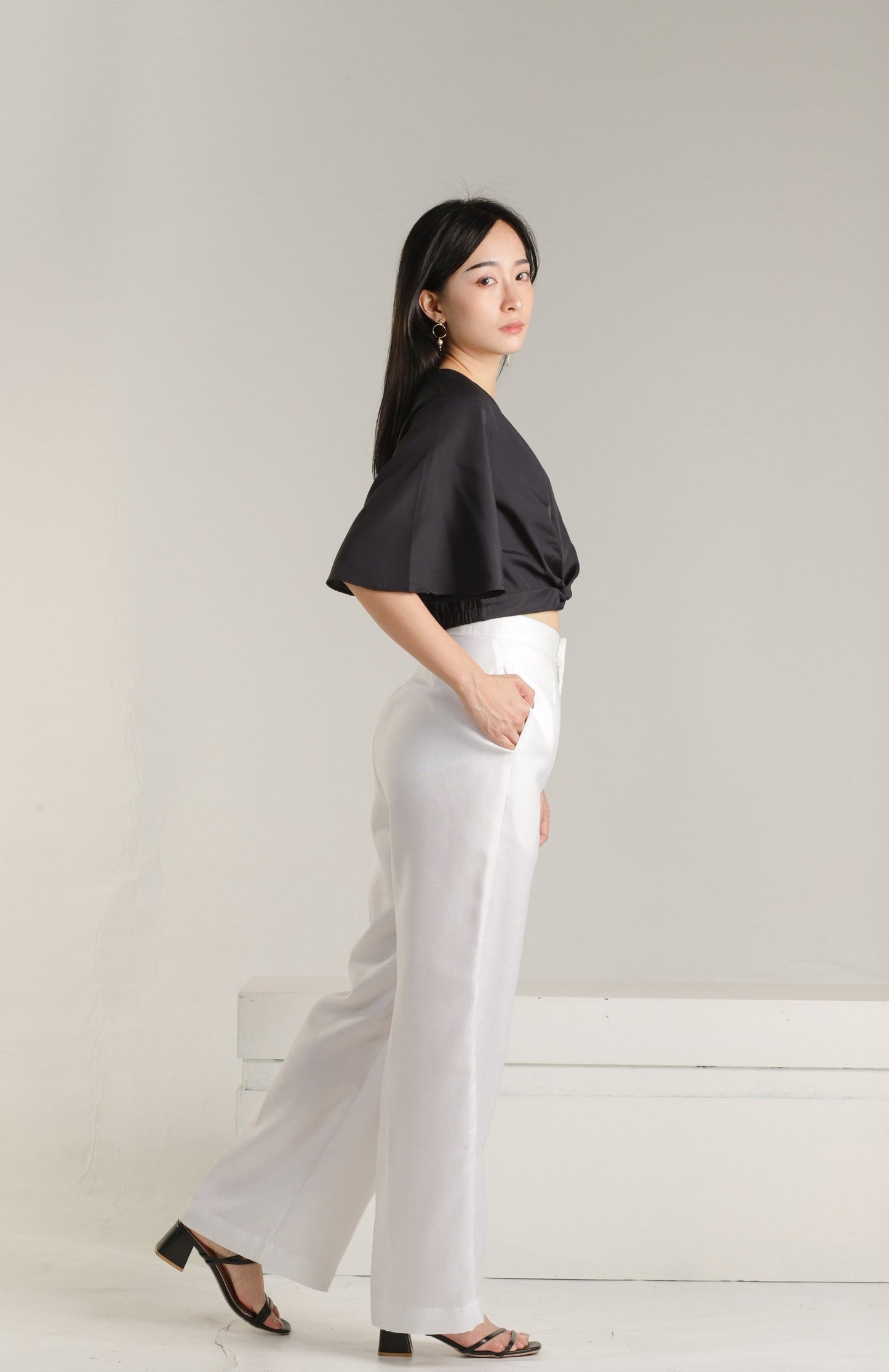 Ashlynn Twist Top - Black