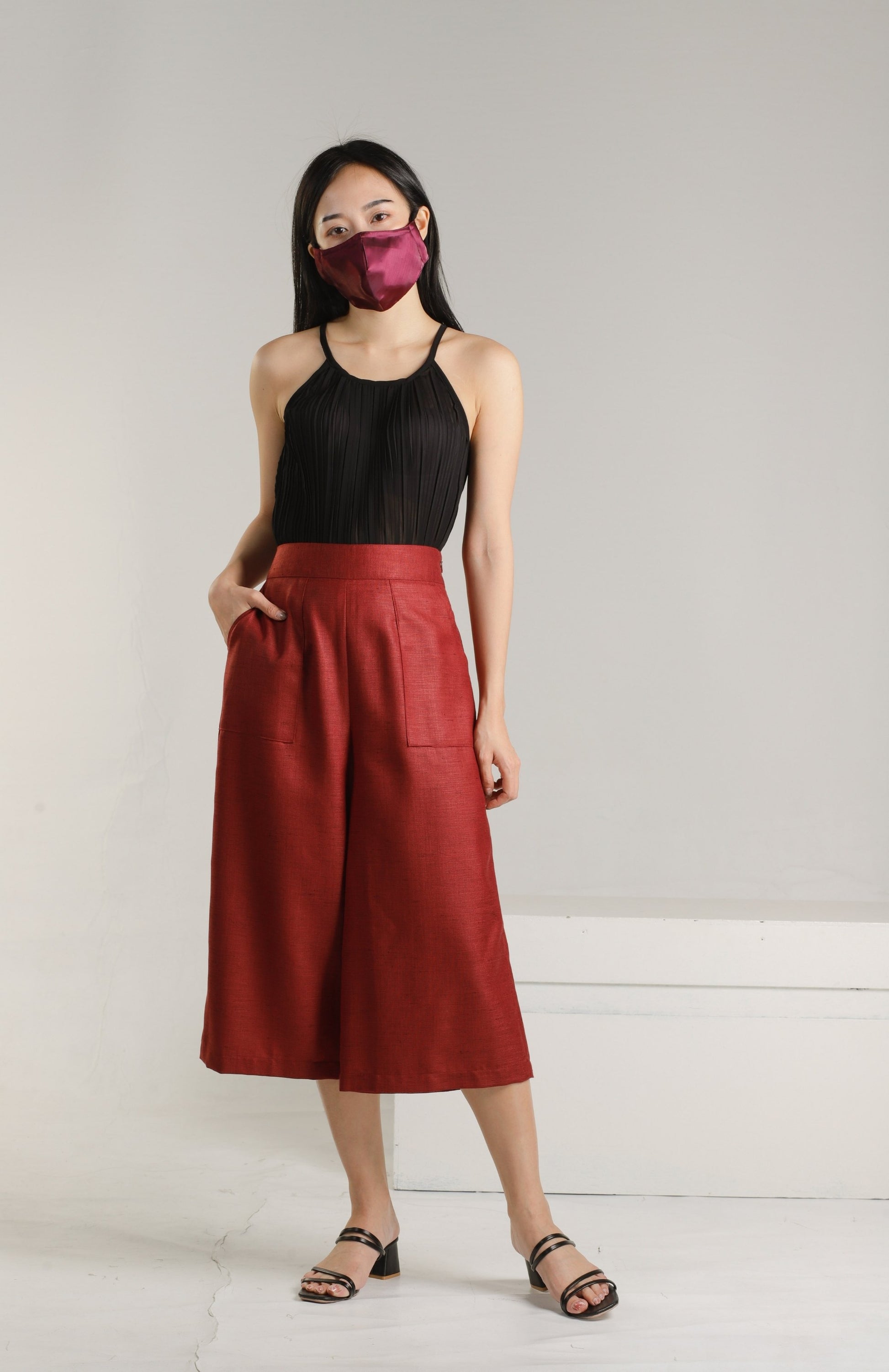 SHIMMER / GLOSSY WINE RED
