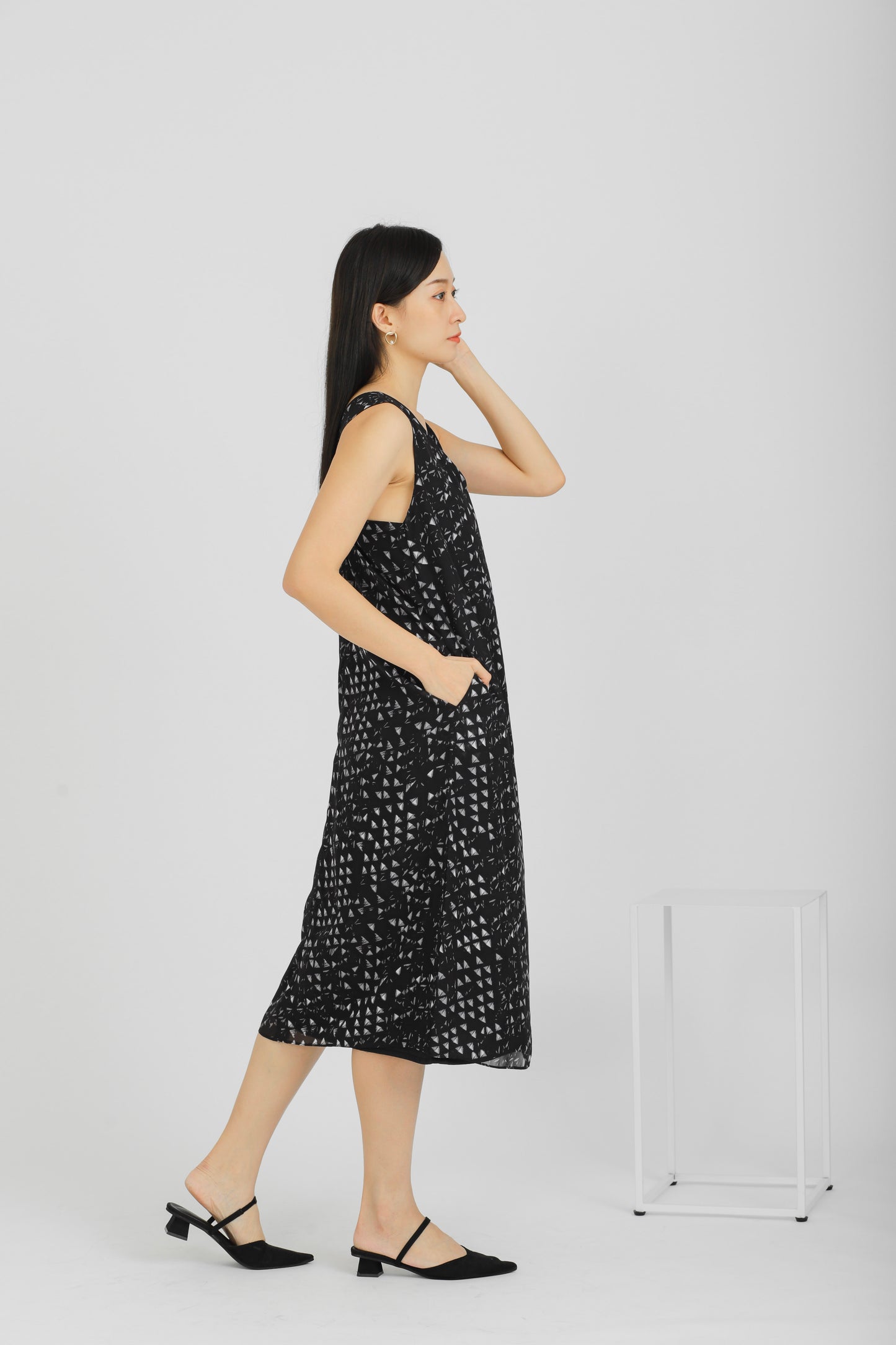 Aerilyn V Neck Shift Dress - Print