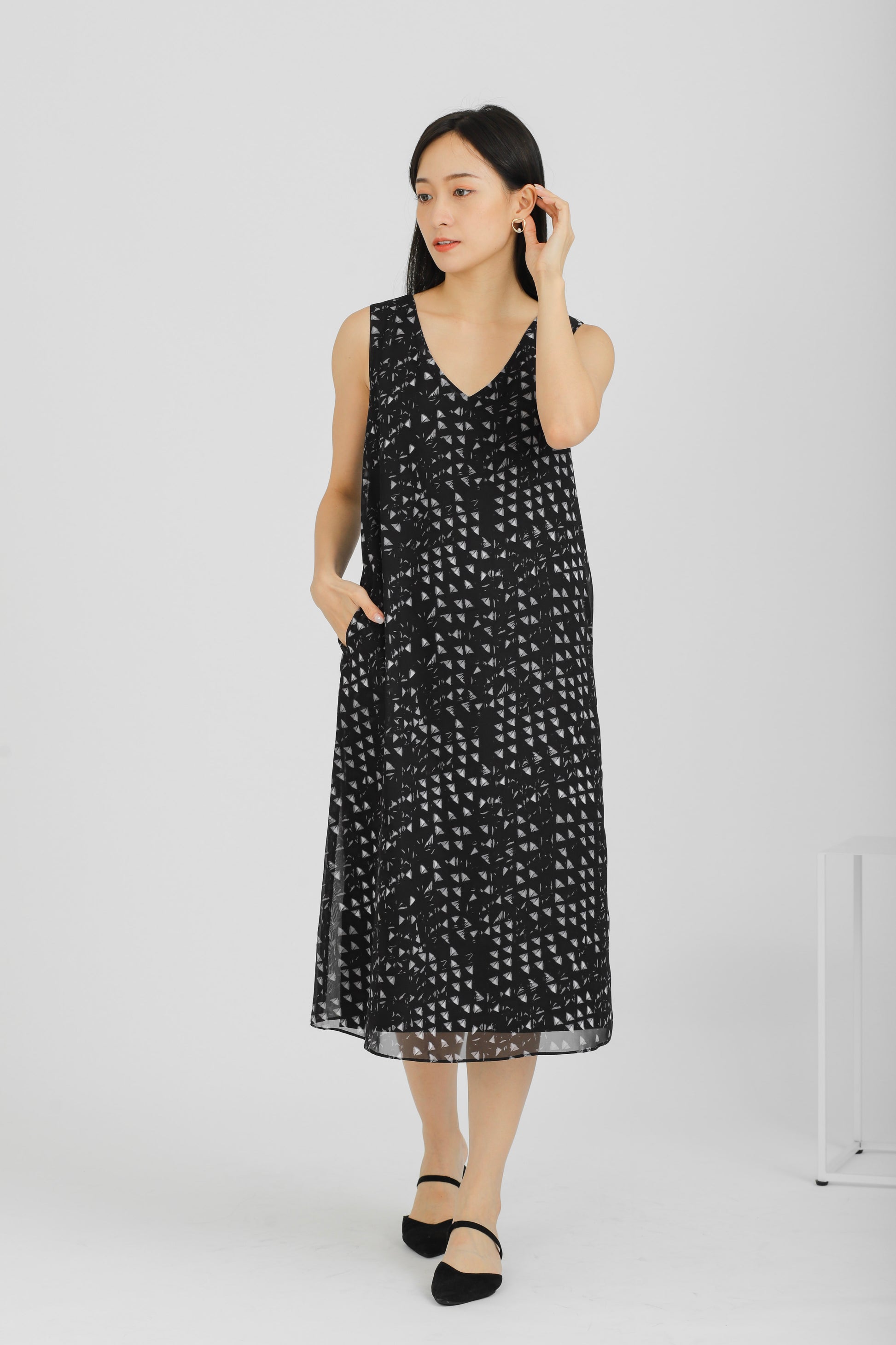 Aerilyn V Neck Shift Dress - Print