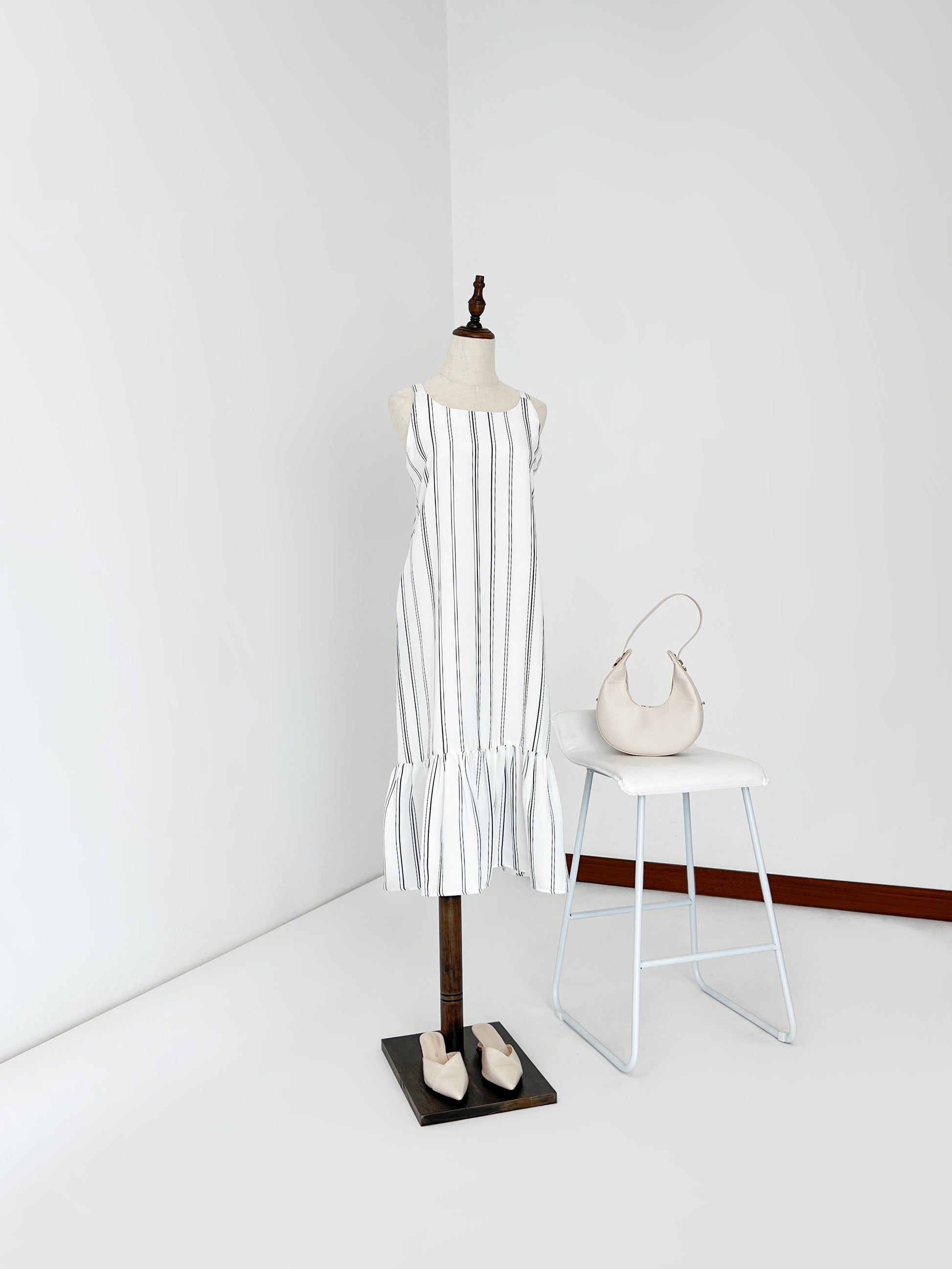 Andrea Back Ribbon Midi Dress - Monochrome
