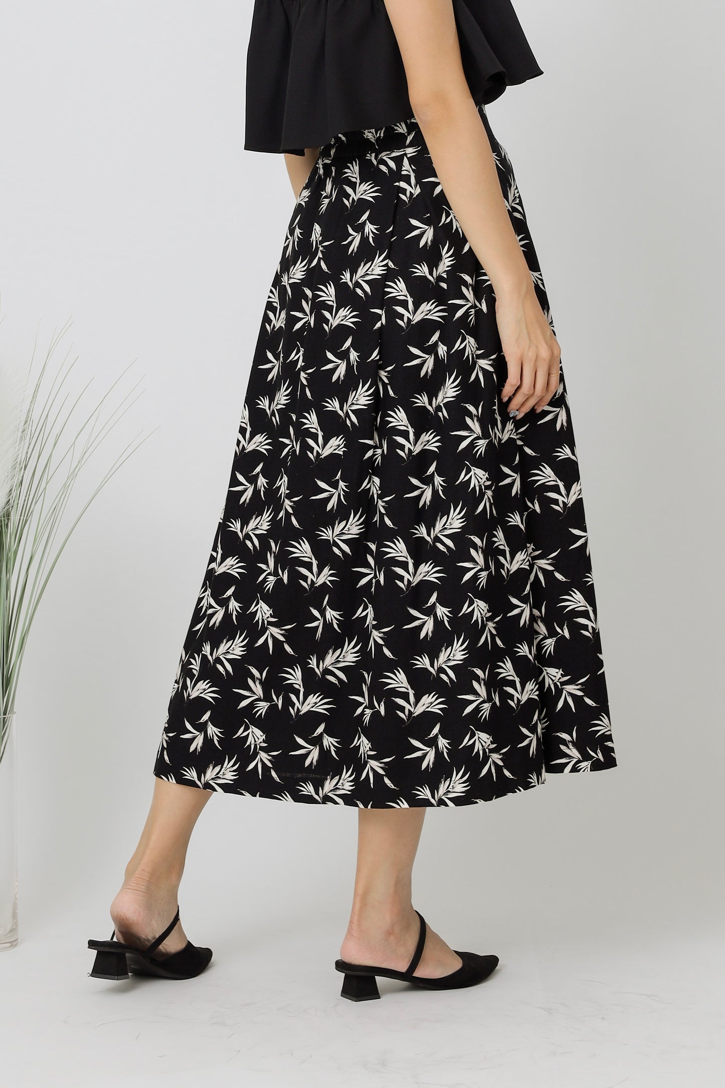 Beatriz Printed Flare Skirt - Black