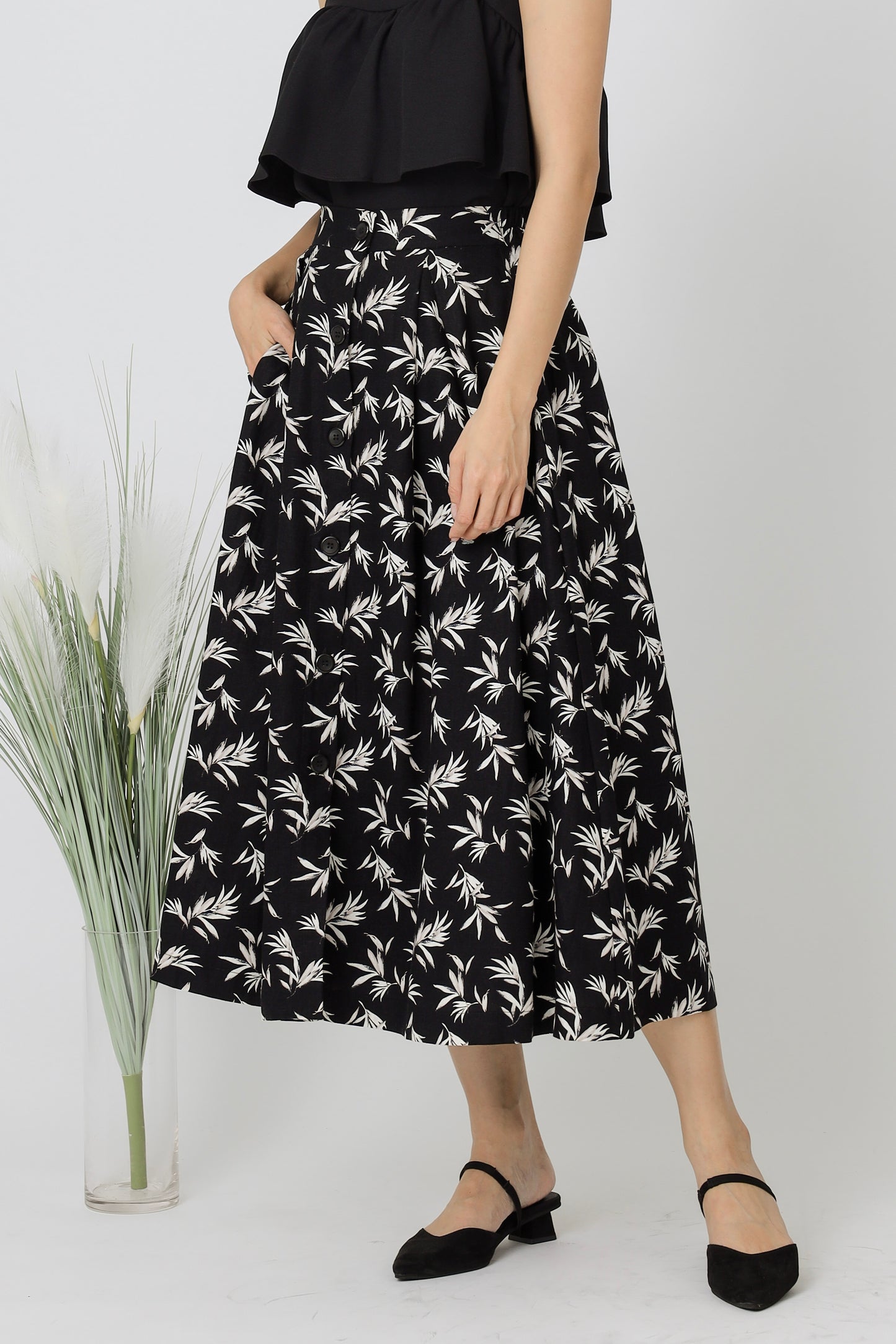 Beatriz Printed Flare Skirt - Black