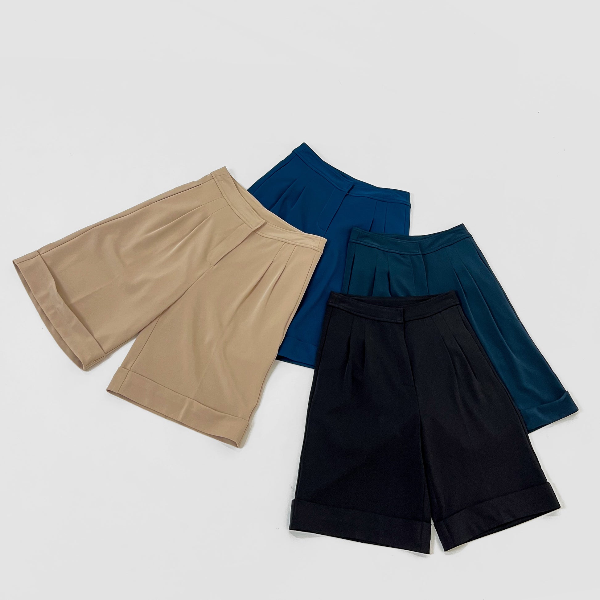 Catrin Bermuda Short - Beige