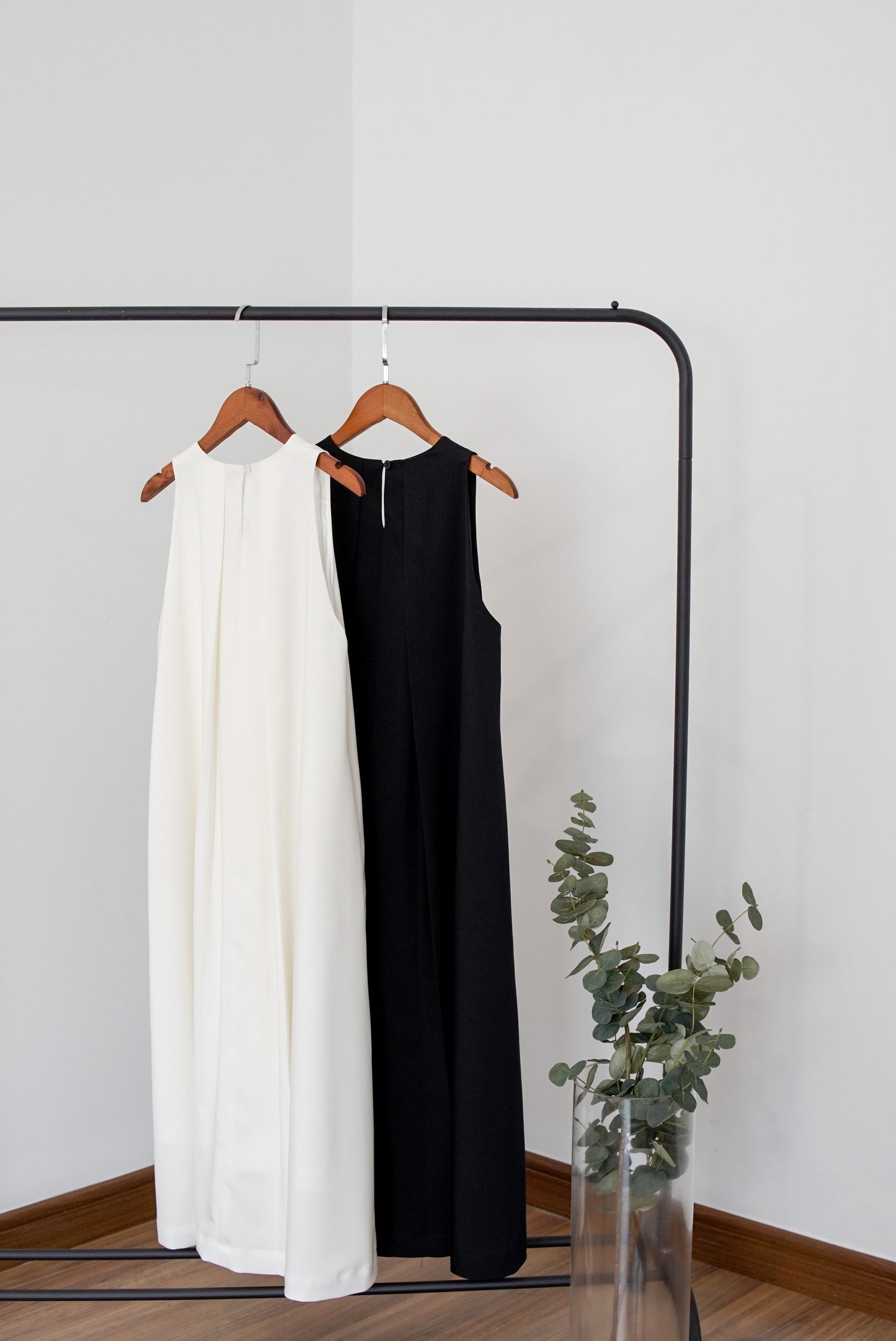 Ophelia Flared Midi Dress - Black