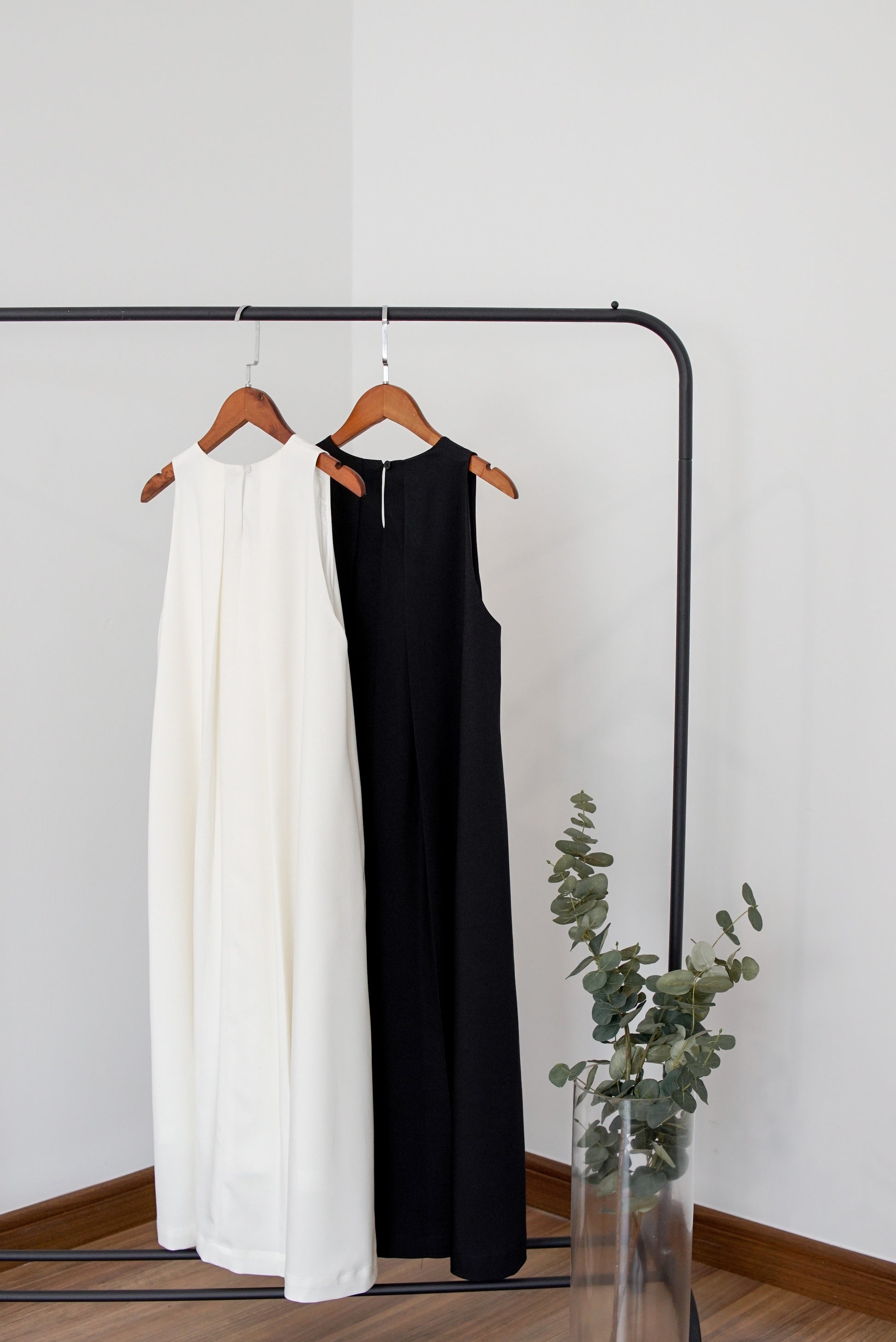 Ophelia Flared Midi Dress - Black