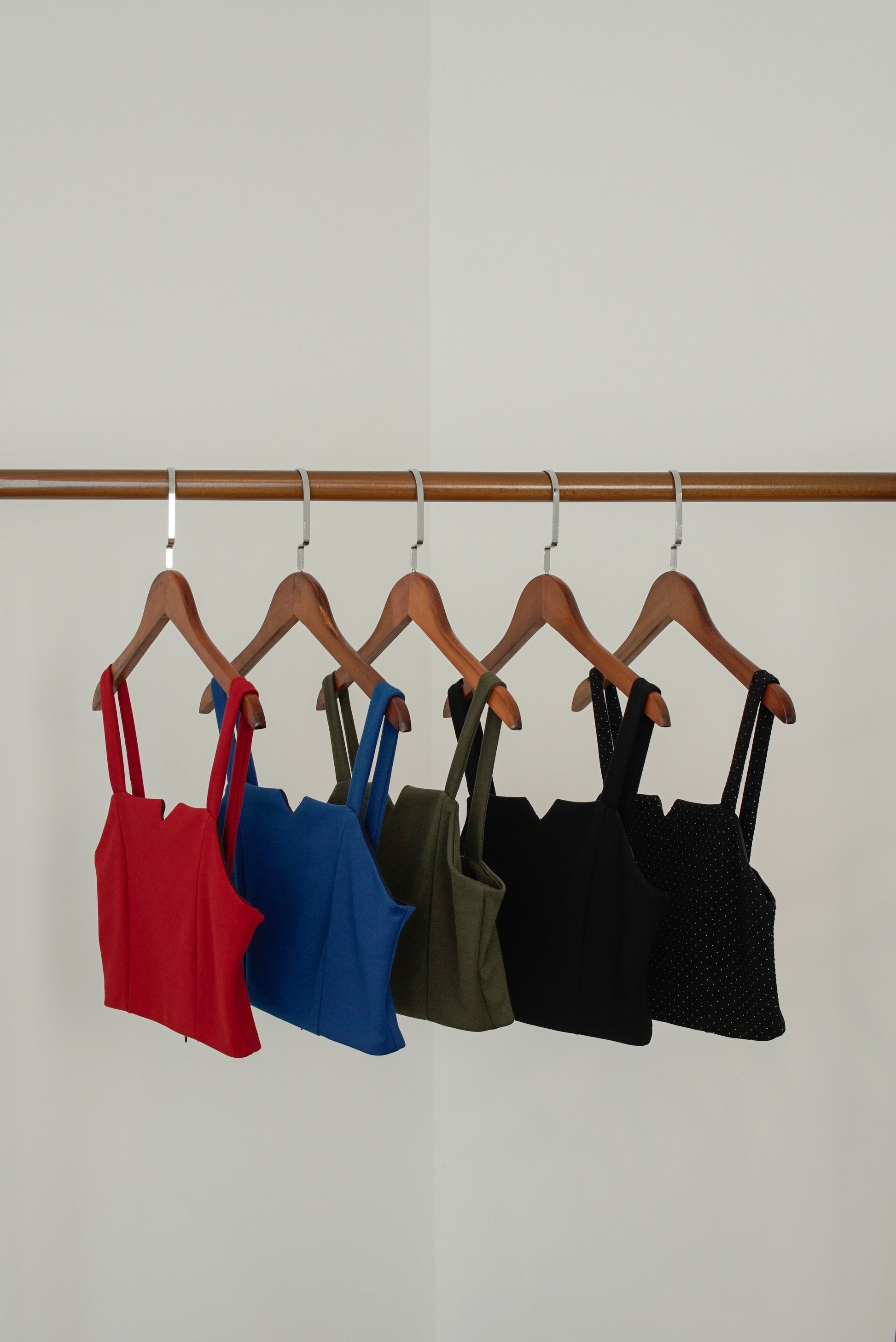 Vera Cropped Tank Top - Black
