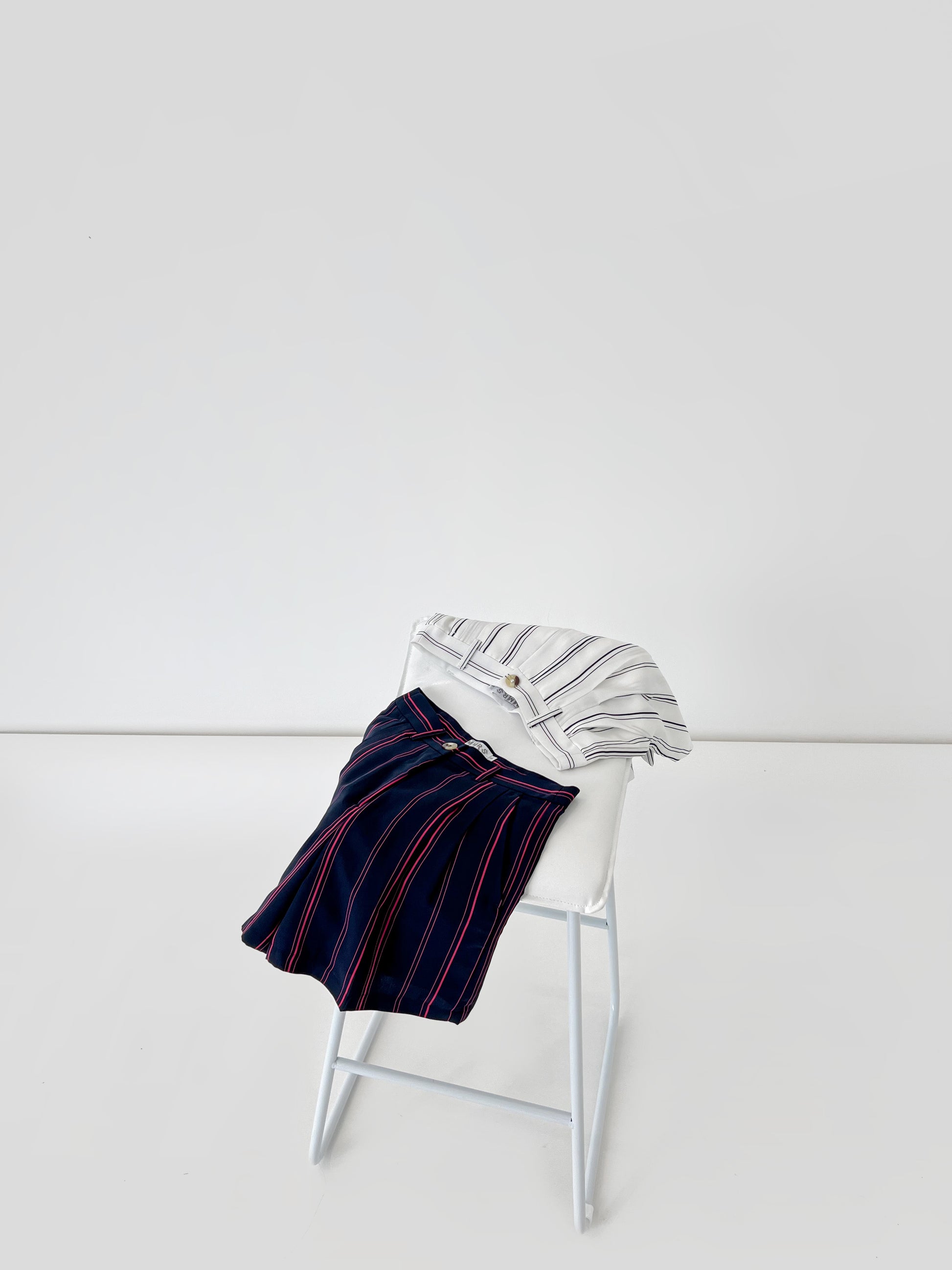 Ellis Stripe Short - Monochrome