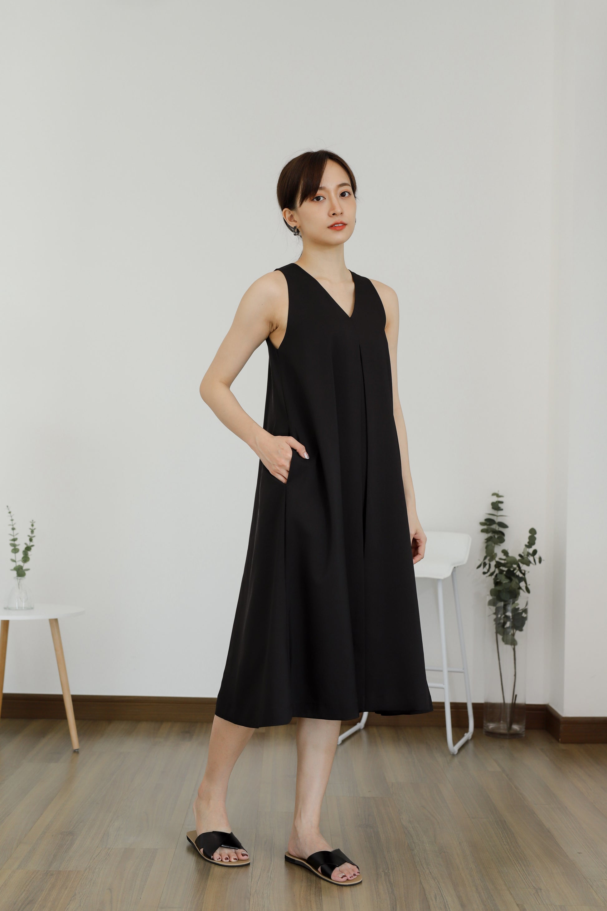Ophelia Flared Midi Dress - Black