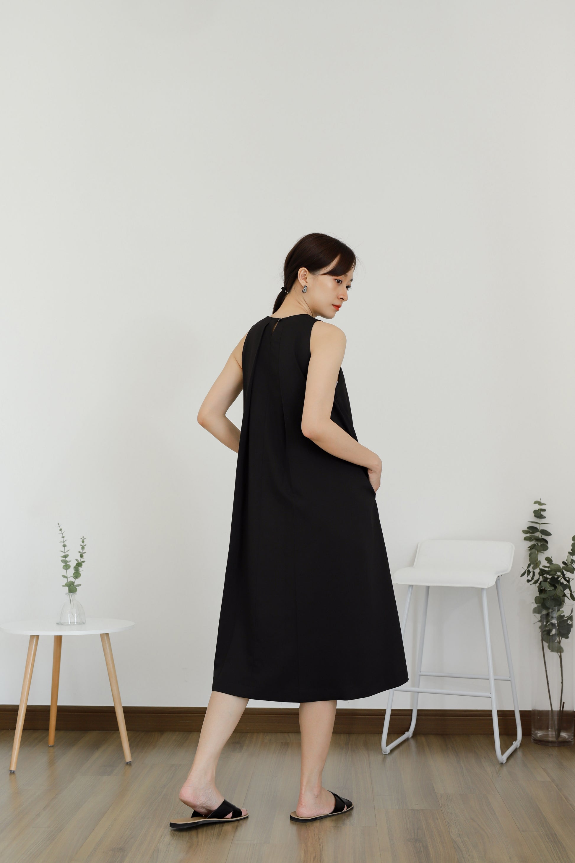 Ophelia Flared Midi Dress - Black