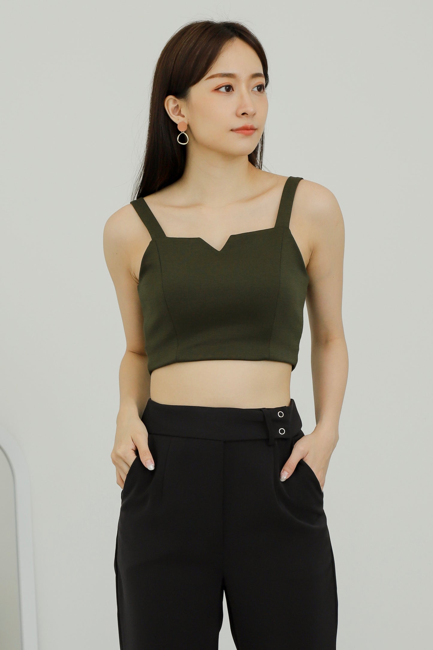 Vera Cropped Tank Top - Olive