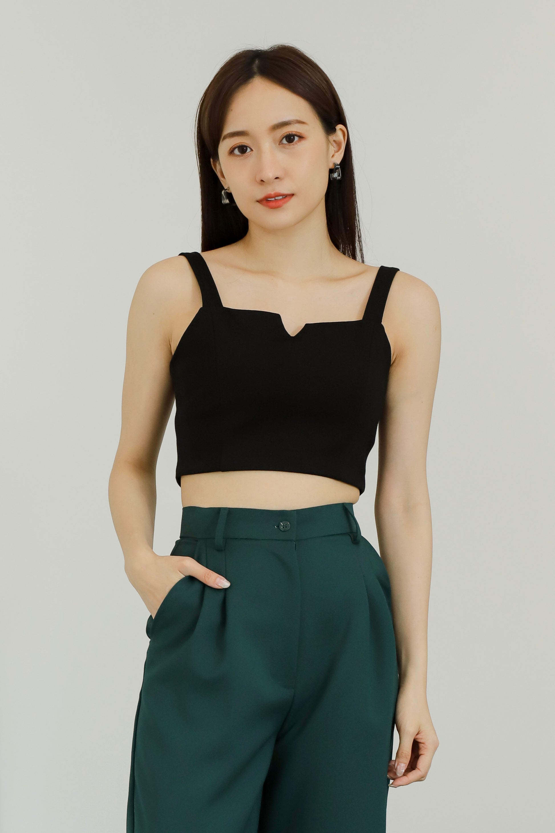 Vera Cropped Tank Top - Black