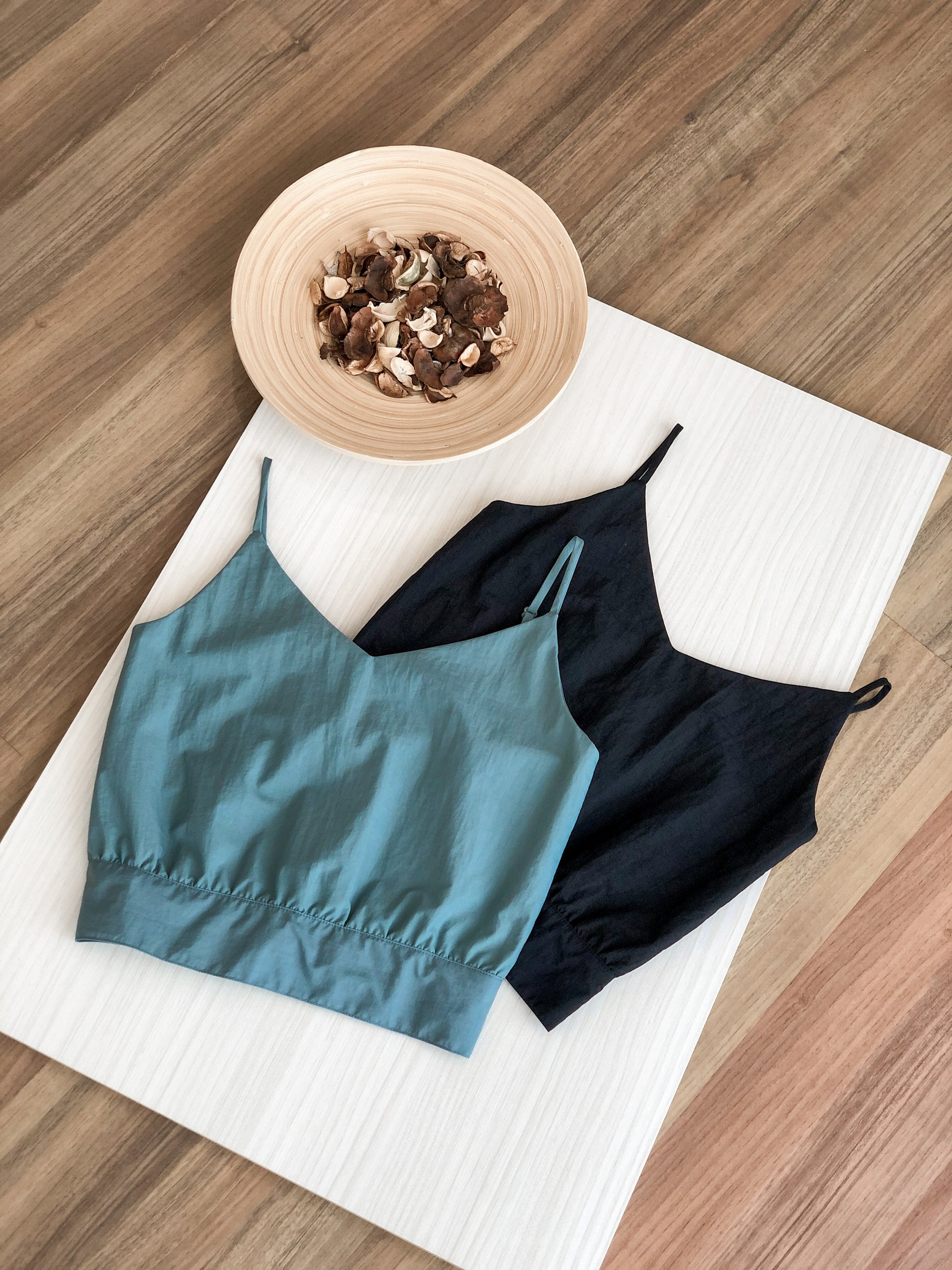 Avya Cami Cropped - Black