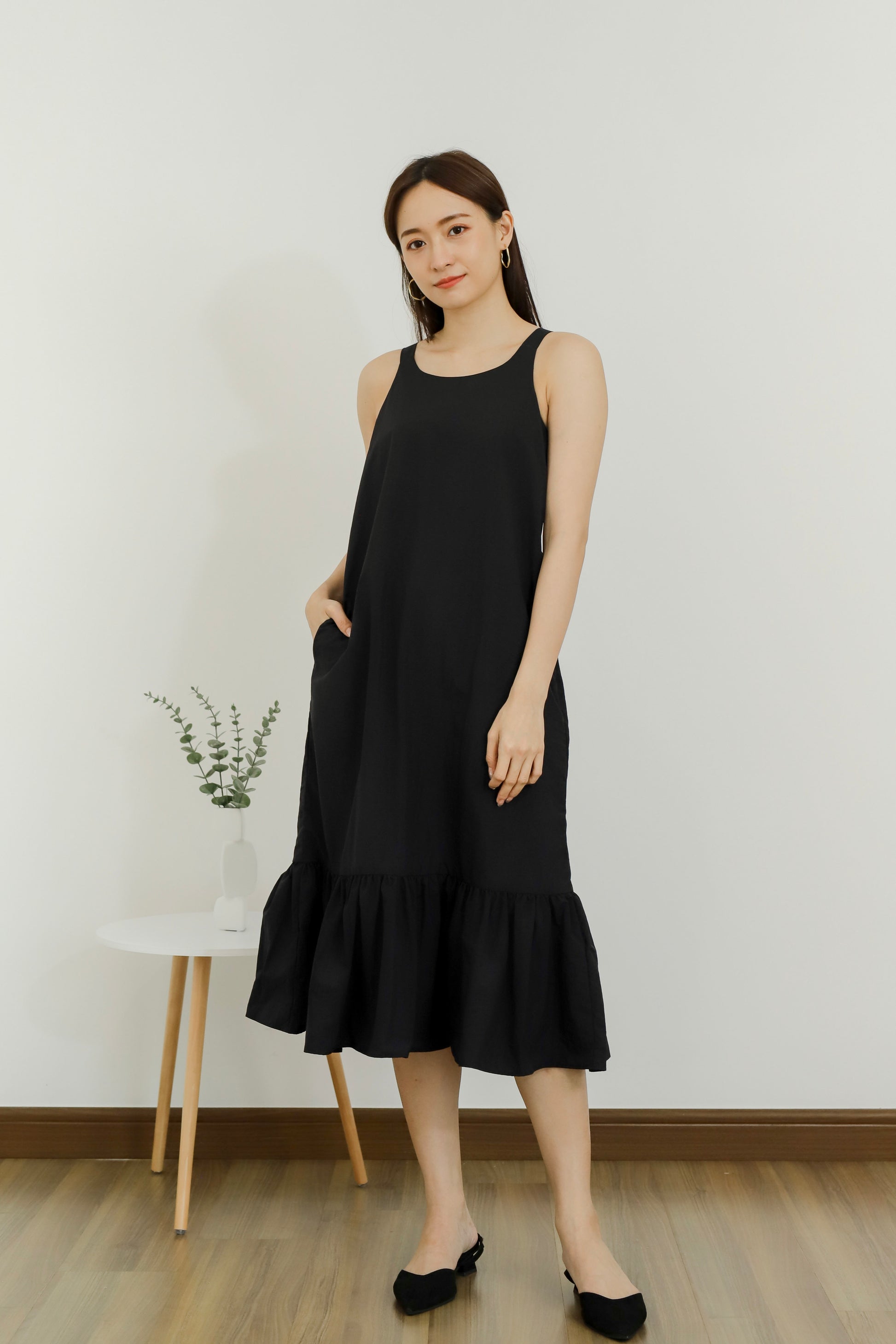 Drea Back Ribbon Midi Dress - Black