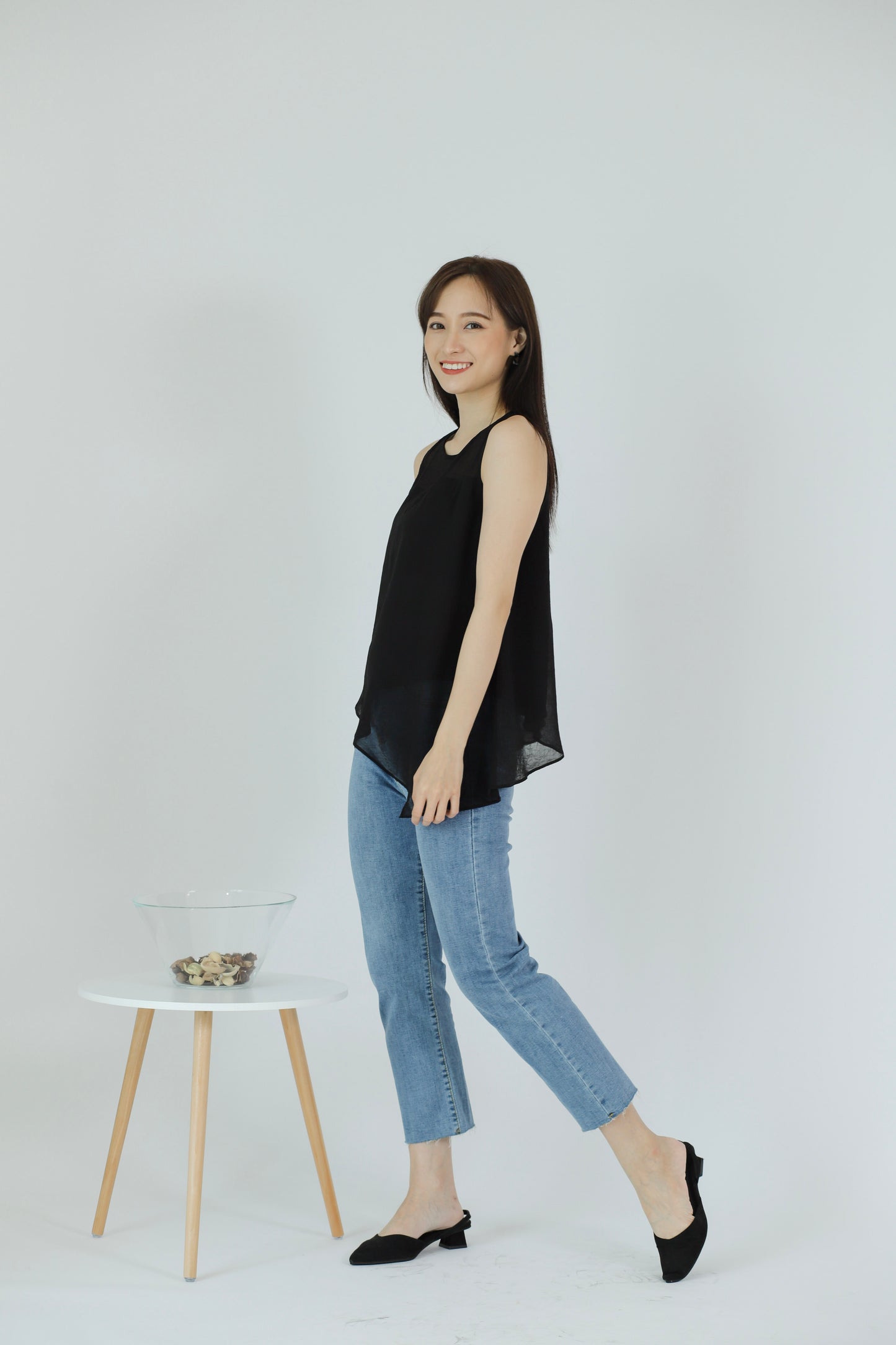Aoife Asymmetric Hem Top - Black