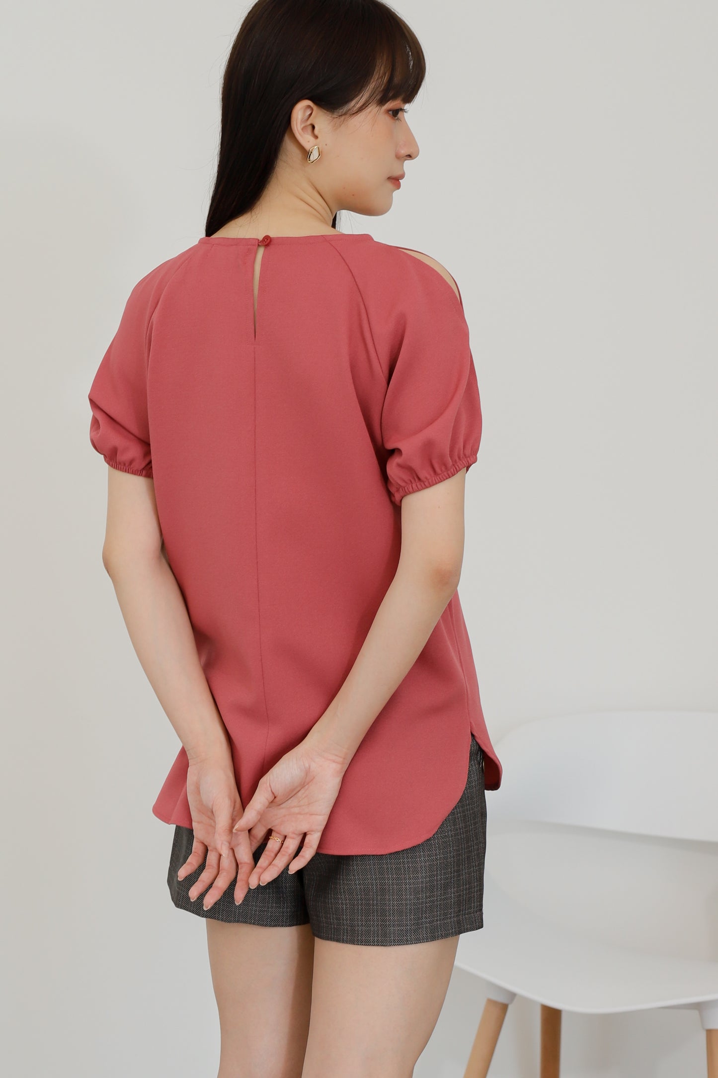 Bevlyn Cold Shoulder Blouse - Blush