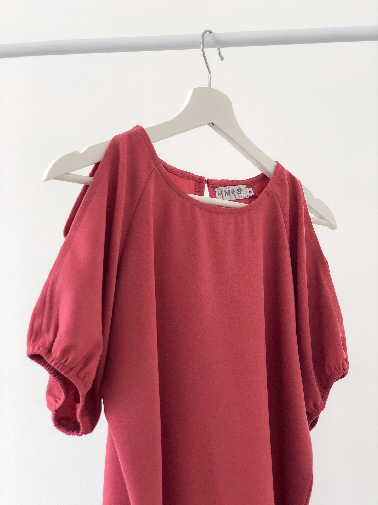 Bevlyn Cold Shoulder Blouse - Blush