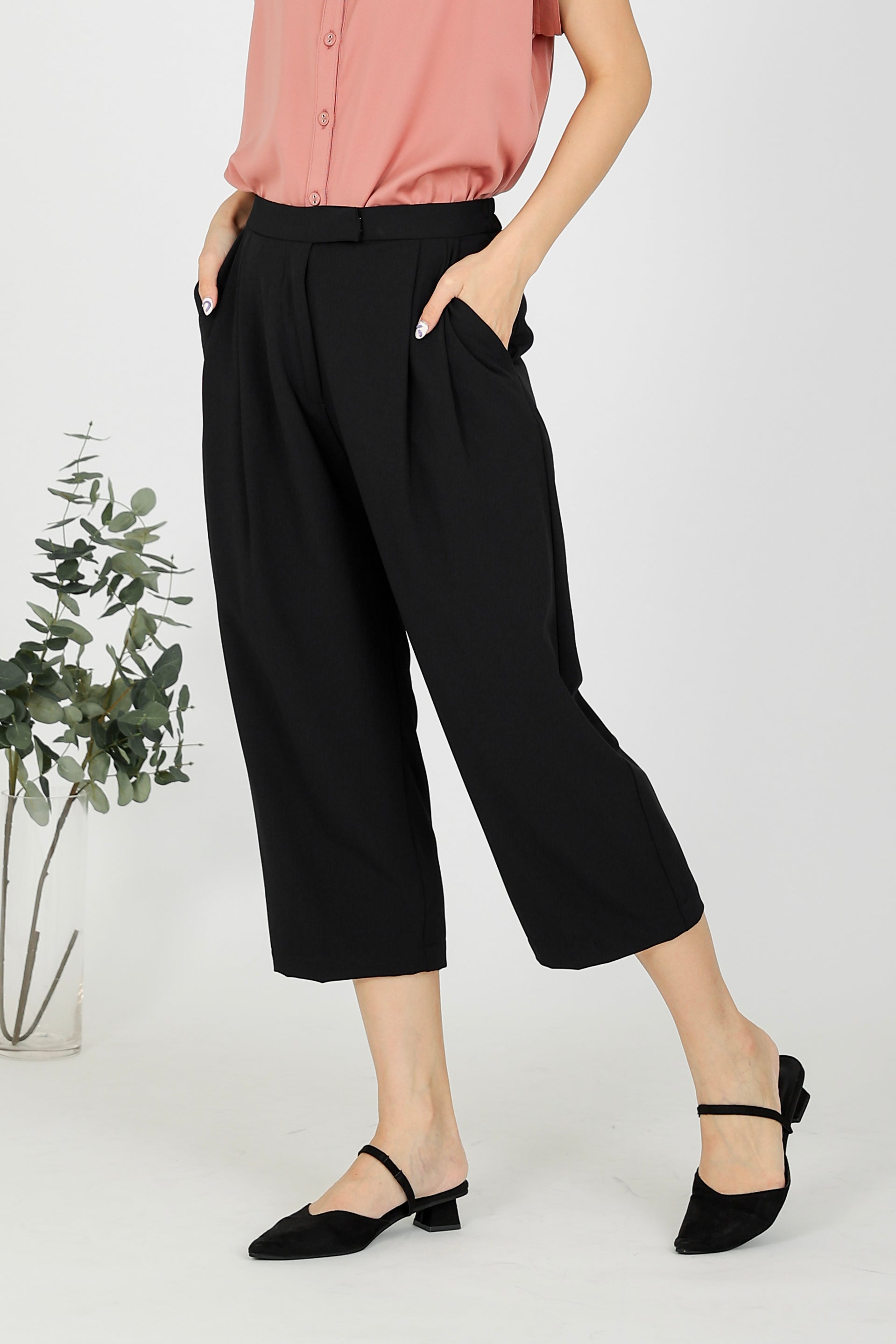 Liliy Extended Waistband Pant - Black