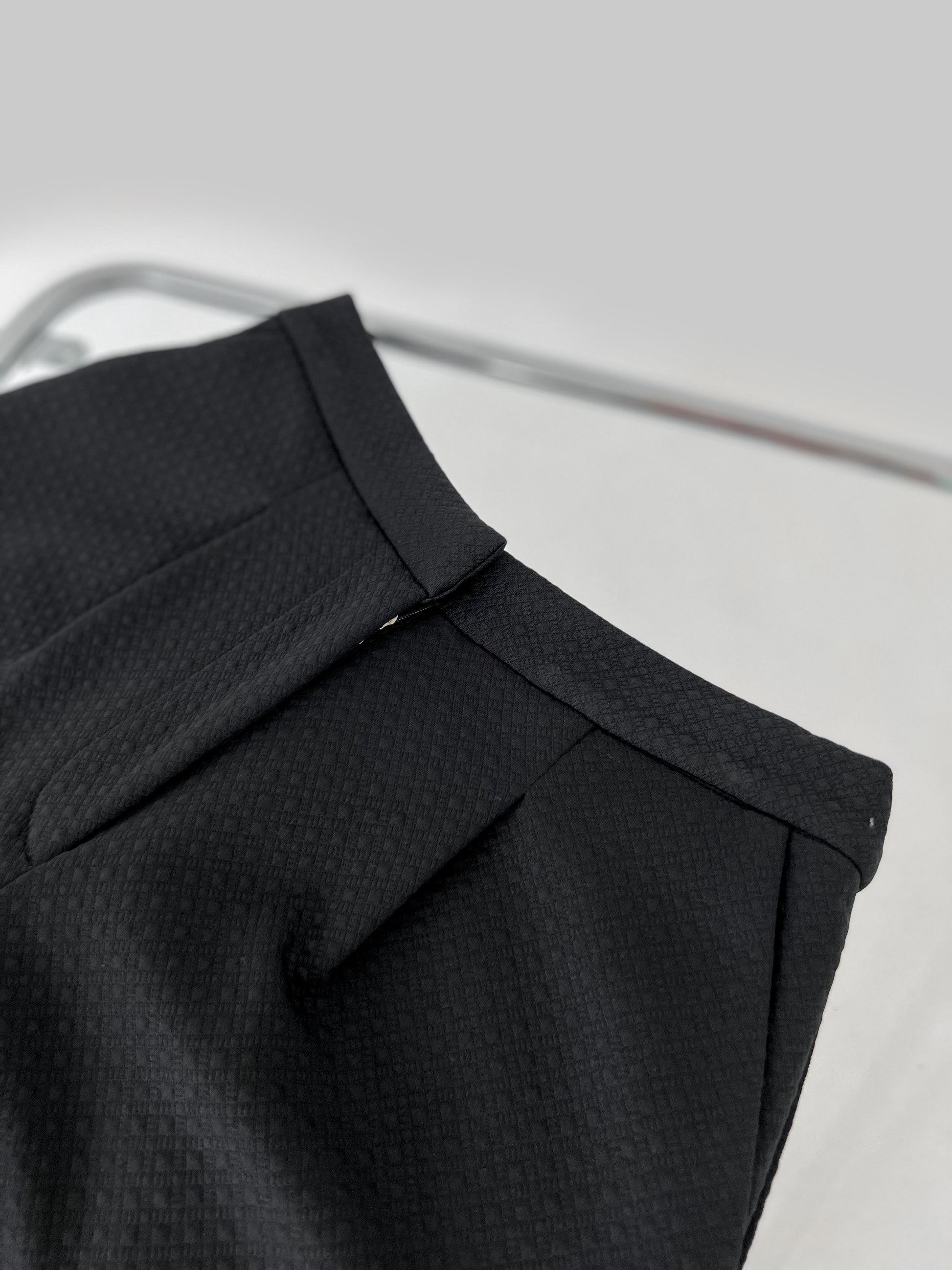 Lois Rolled Hem Shorts - Black