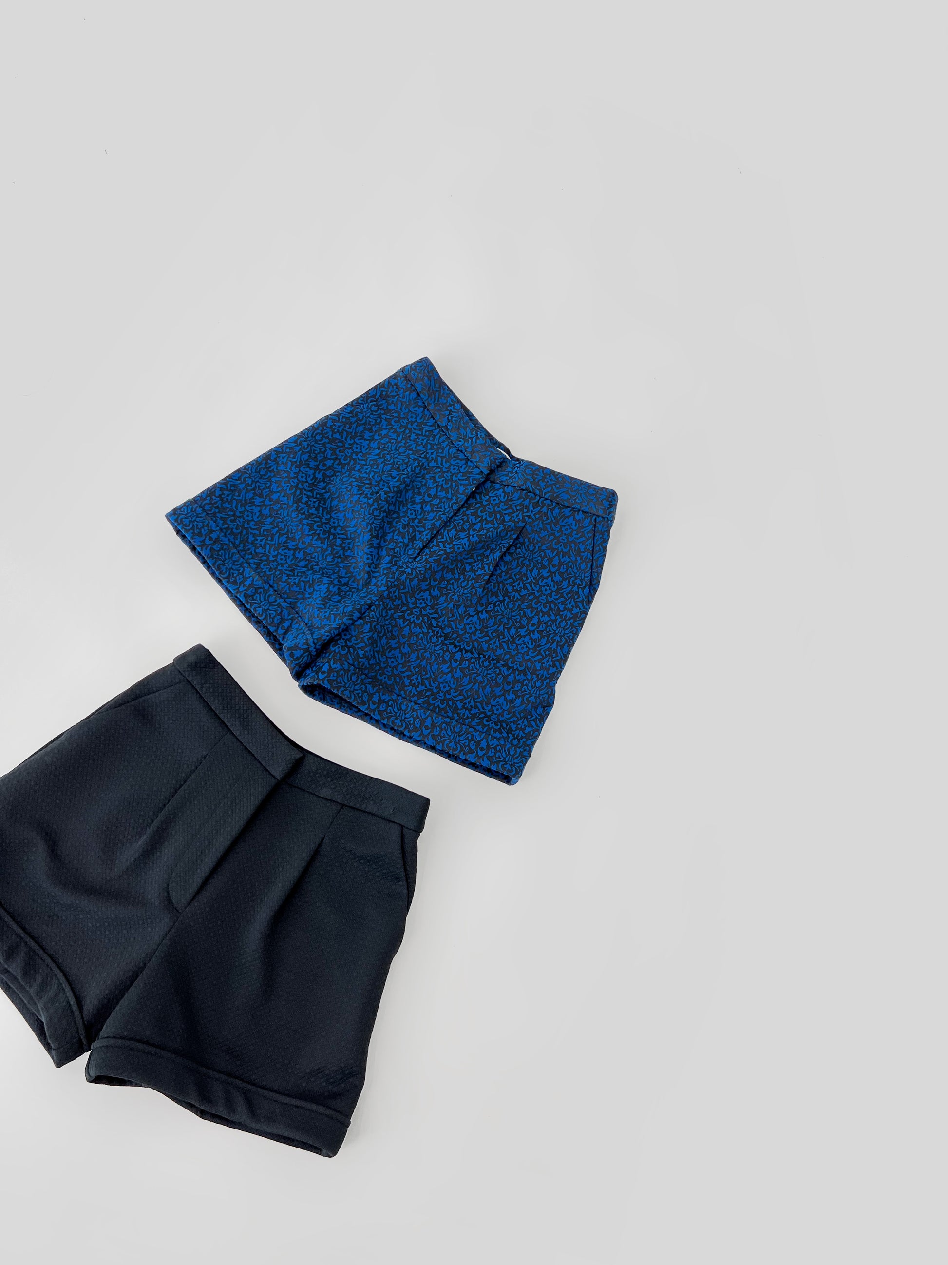 Lois Rolled Hem Shorts - Navy