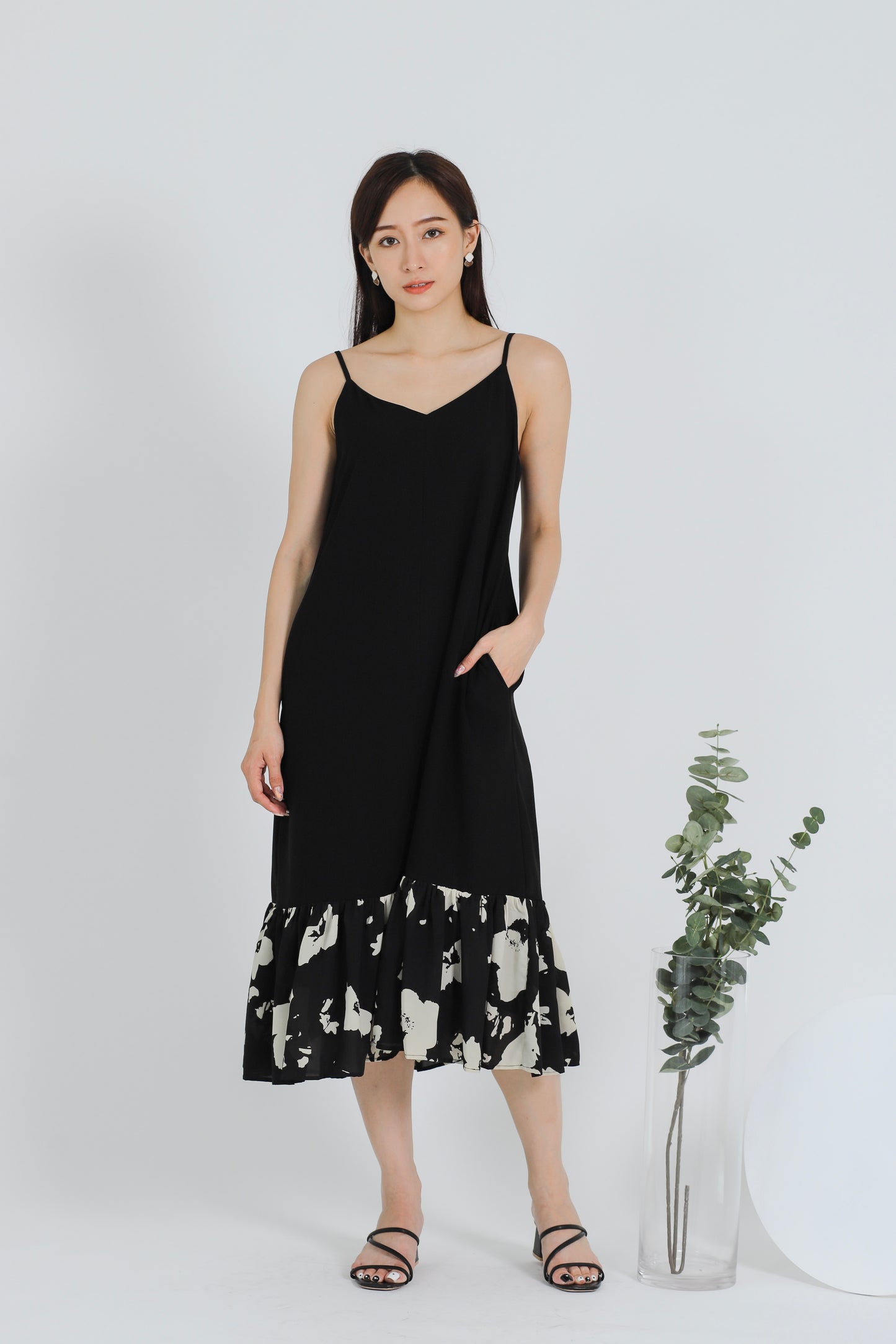 Maegan Contrast Panel Shift Dress