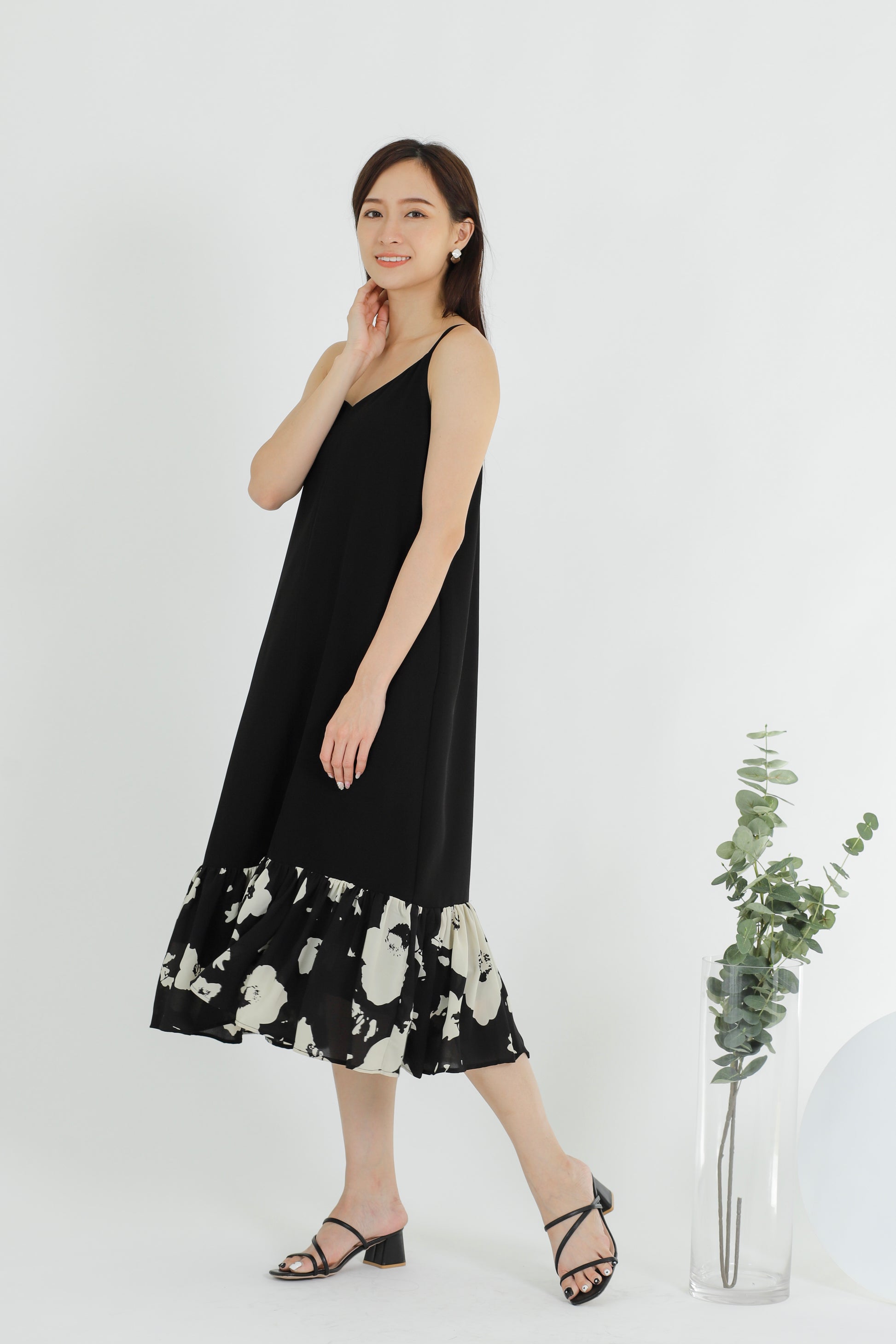 Maegan Contrast Panel Shift Dress
