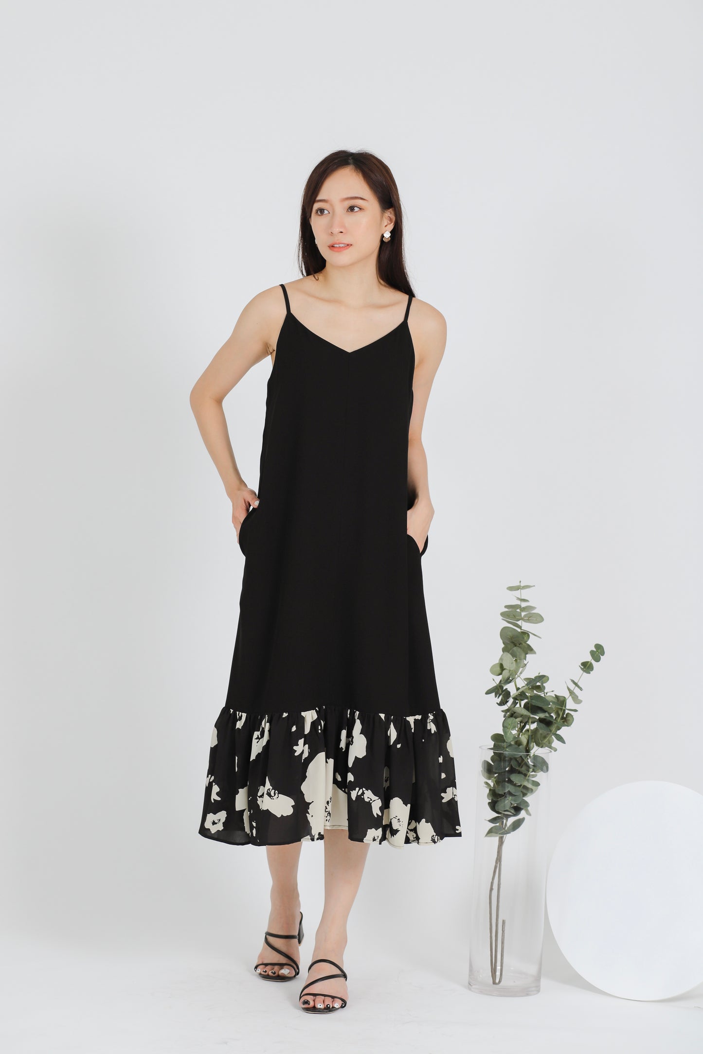 Maegan Contrast Panel Shift Dress