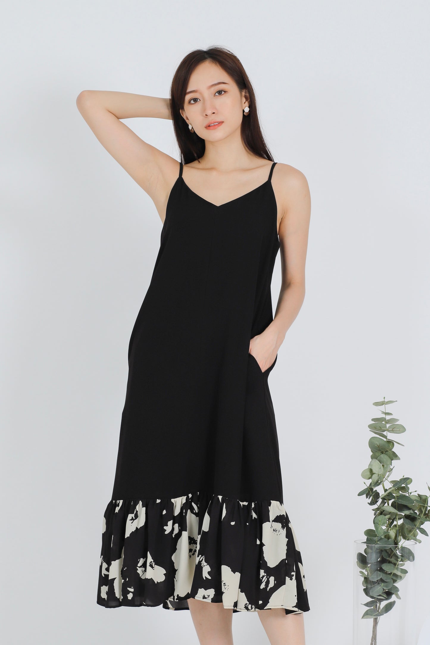Maegan Contrast Panel Shift Dress