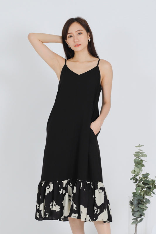Maegan Contrast Panel Shift Dress