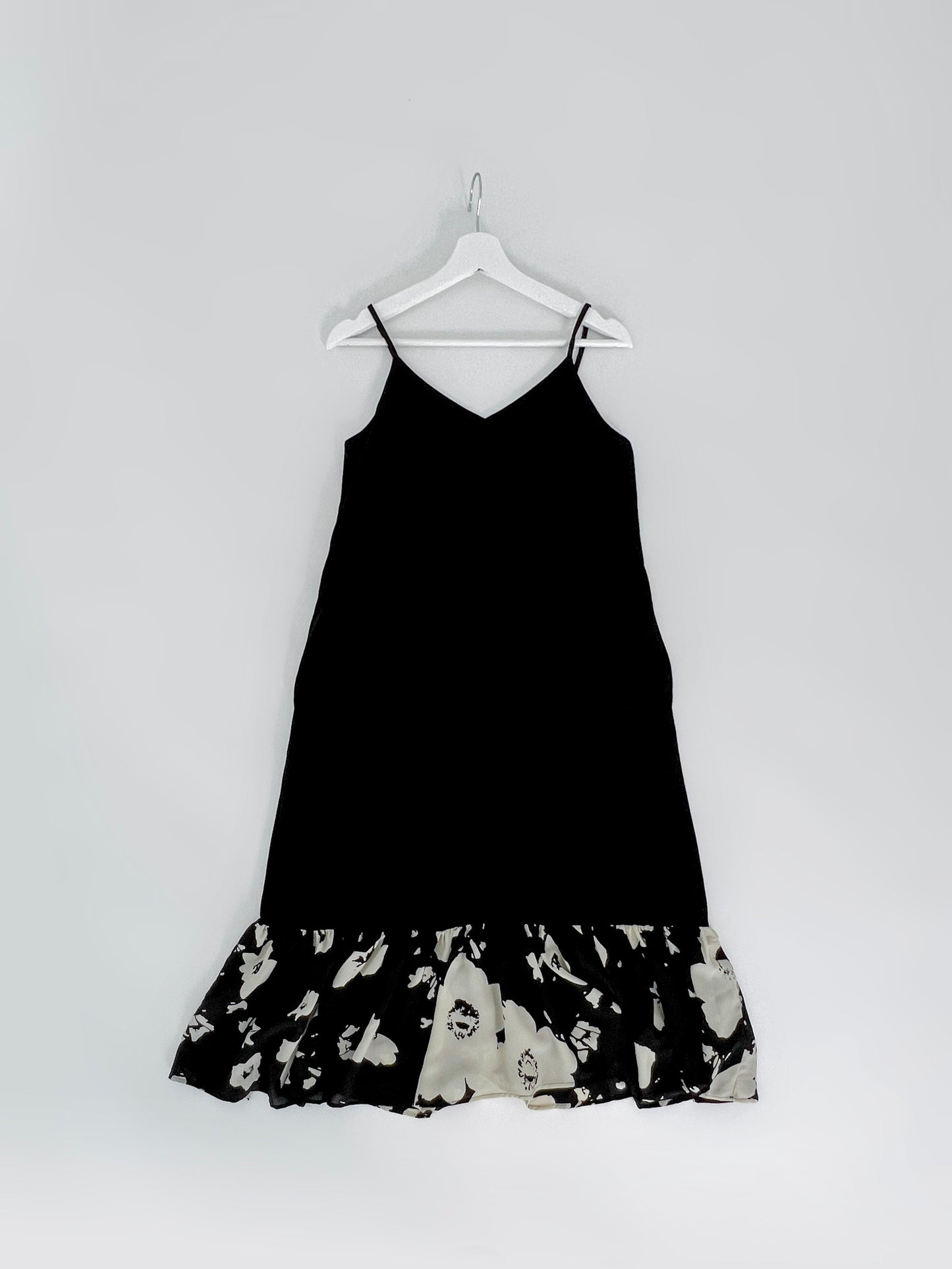 Maegan Contrast Panel Shift Dress