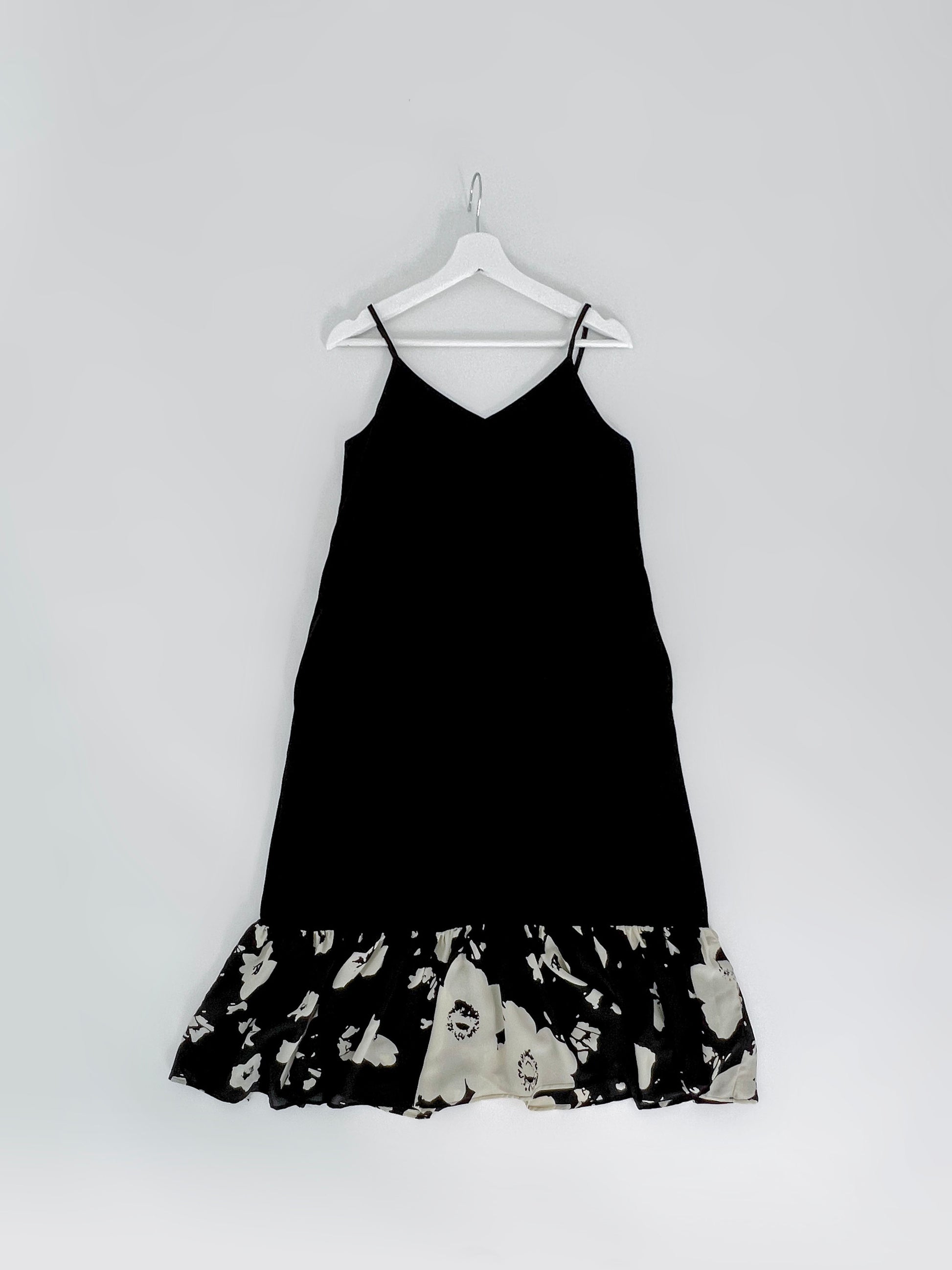 Maegan Contrast Panel Shift Dress