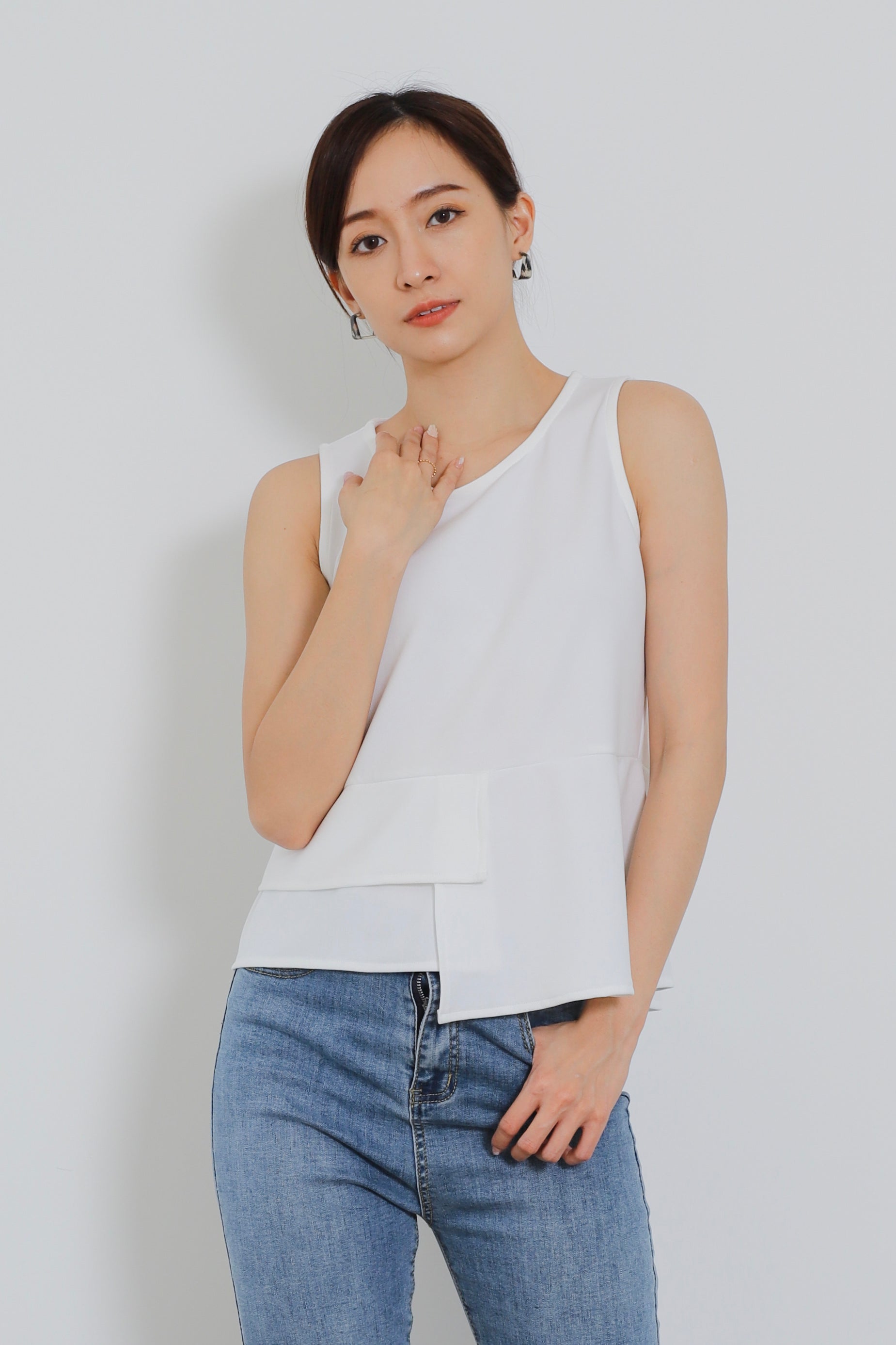 Mallory Asymmetric Hem Top - White