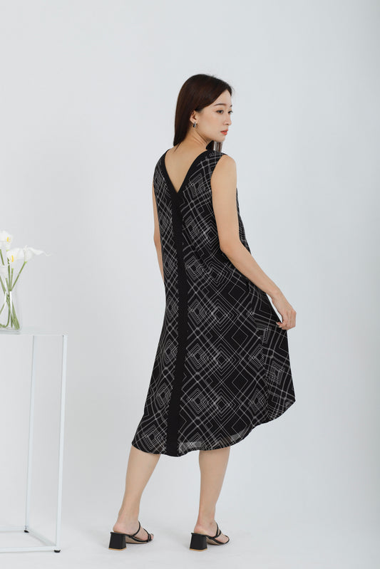 Rei Printed Shift Dress - Black Abstract