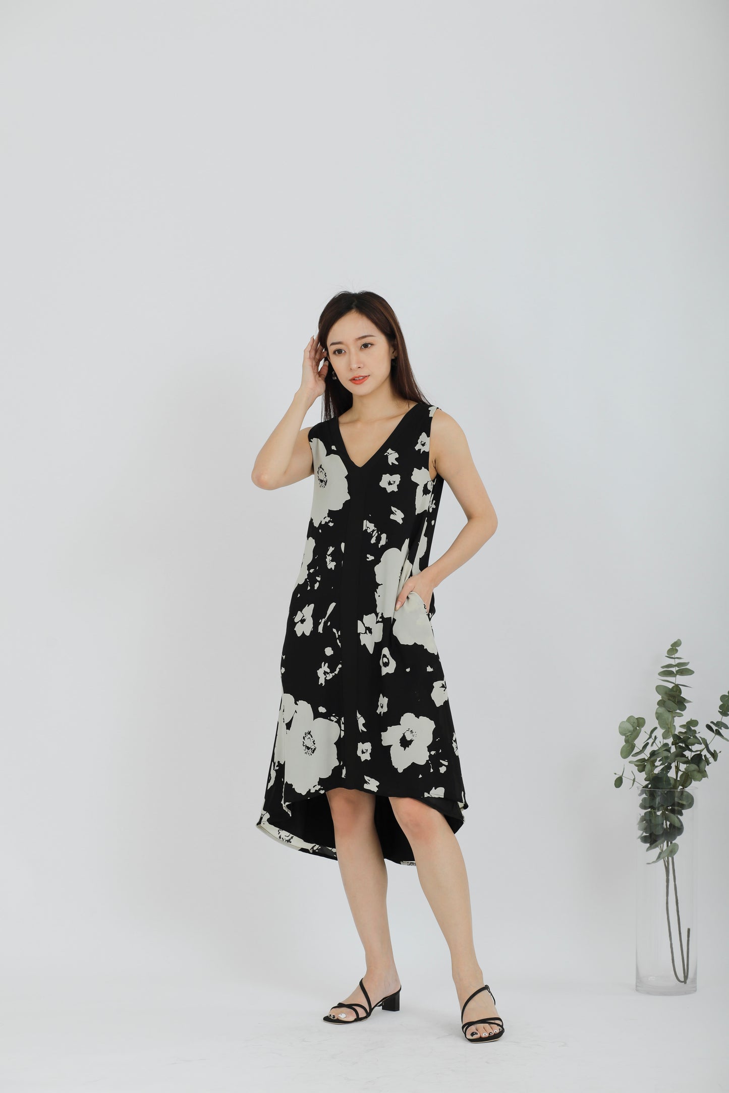 Rei Printed Shift Dress - Black Floral