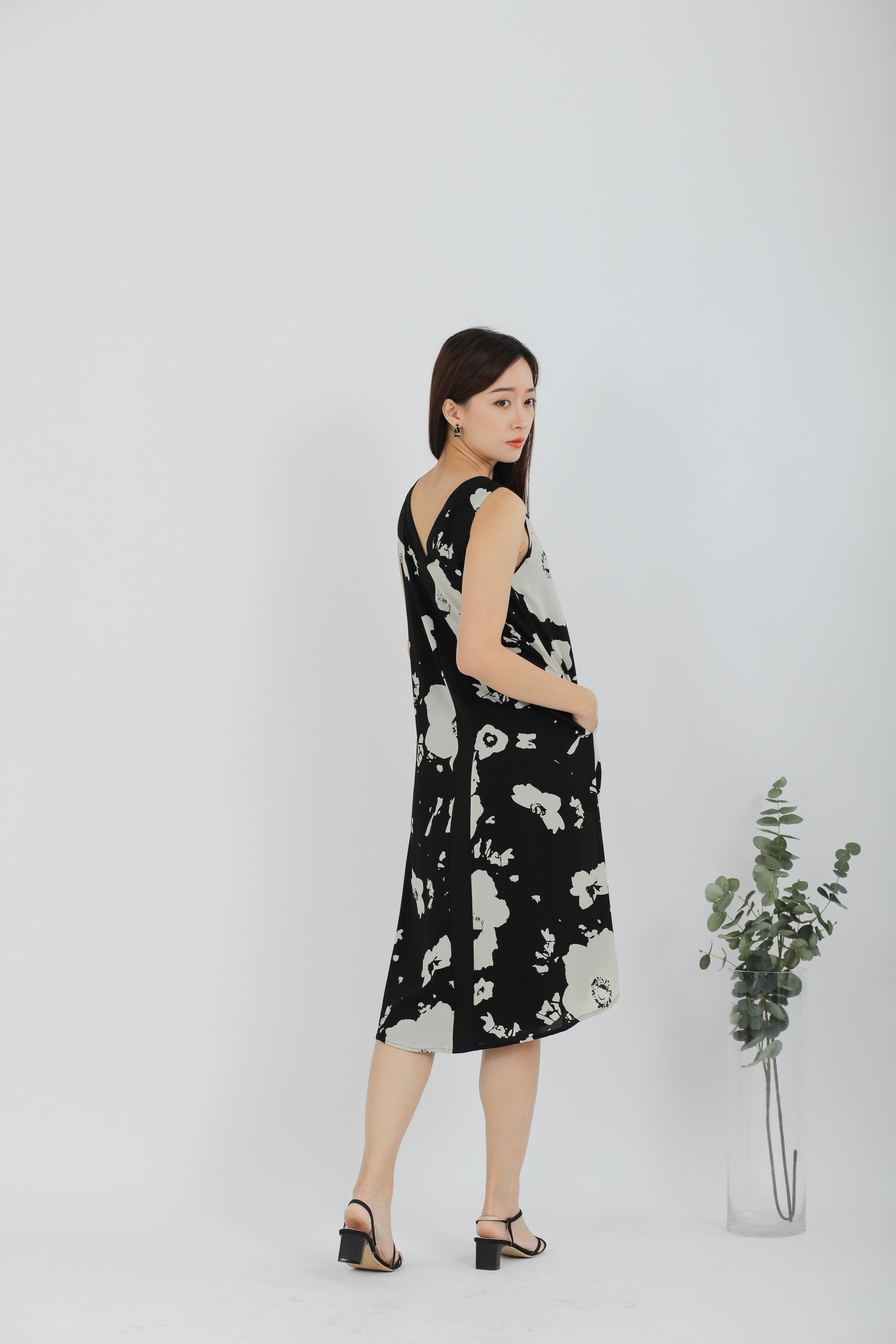 Rei Printed Shift Dress - Black Floral