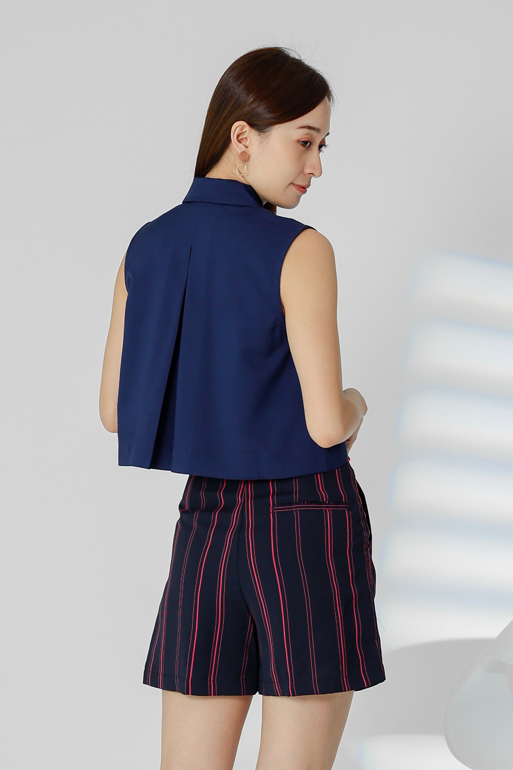 Sarin Flap Pocket Cropped Shirt - Navy