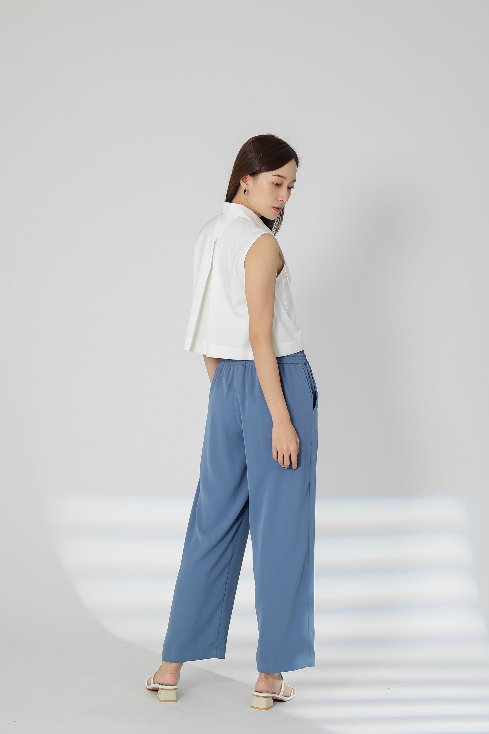 Sarin Flap Pocket Cropped Shirt - White