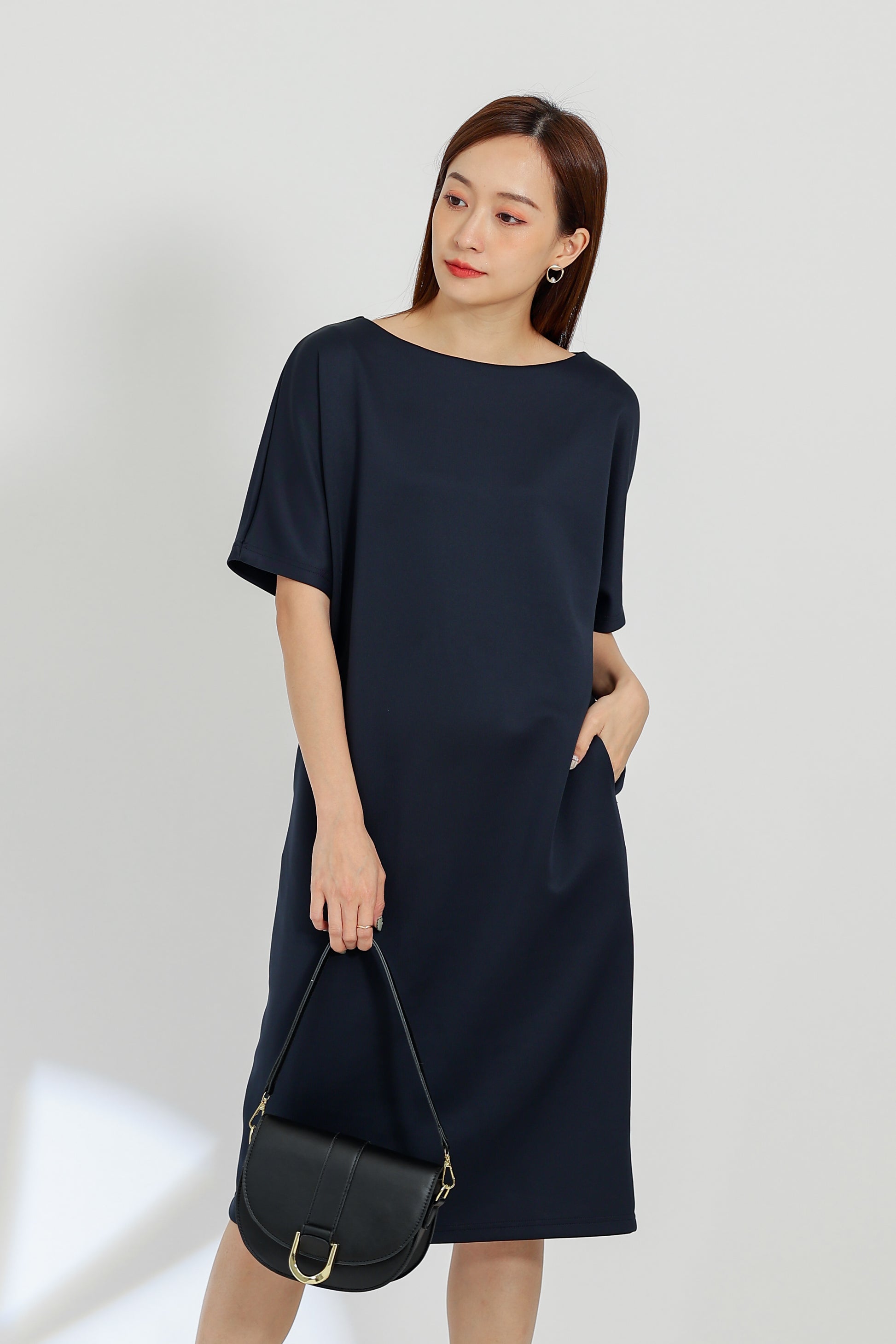 Sarrah Scuba Drape Short Sleeve Dress - Navy
