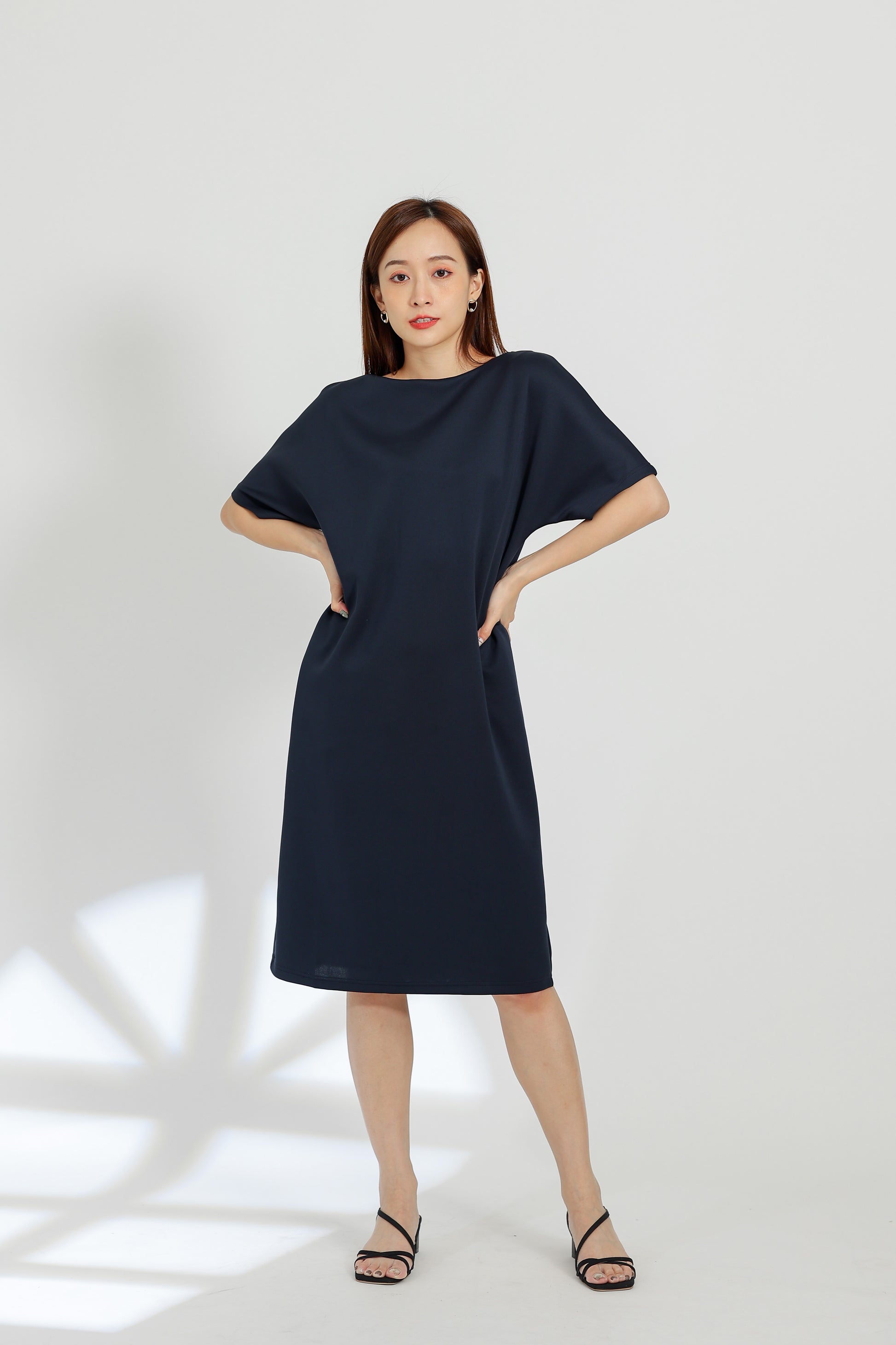 Sarrah Scuba Drape Short Sleeve Dress - Navy