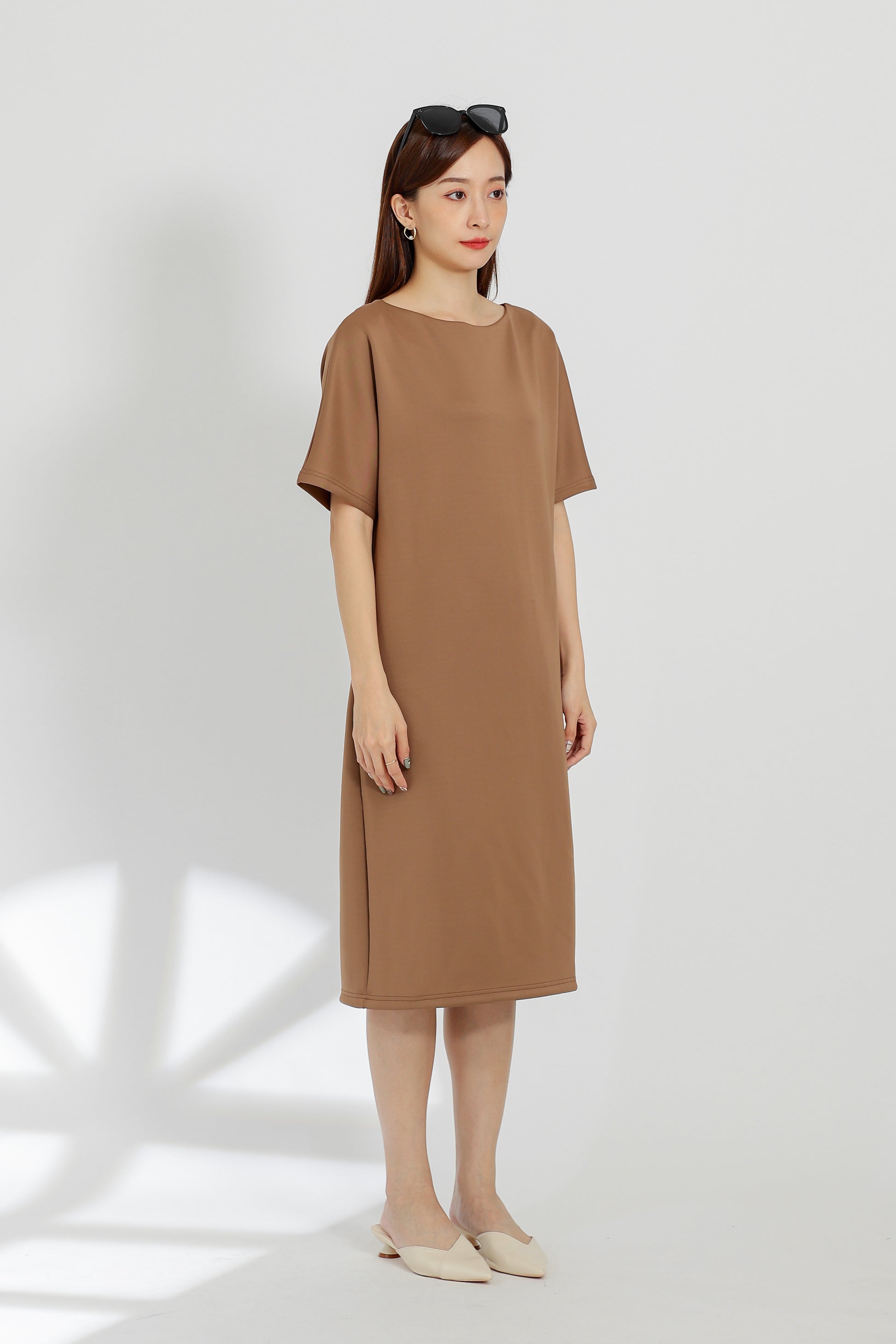 Sarrah Scuba Drape Short Sleeve Dress - Coffee