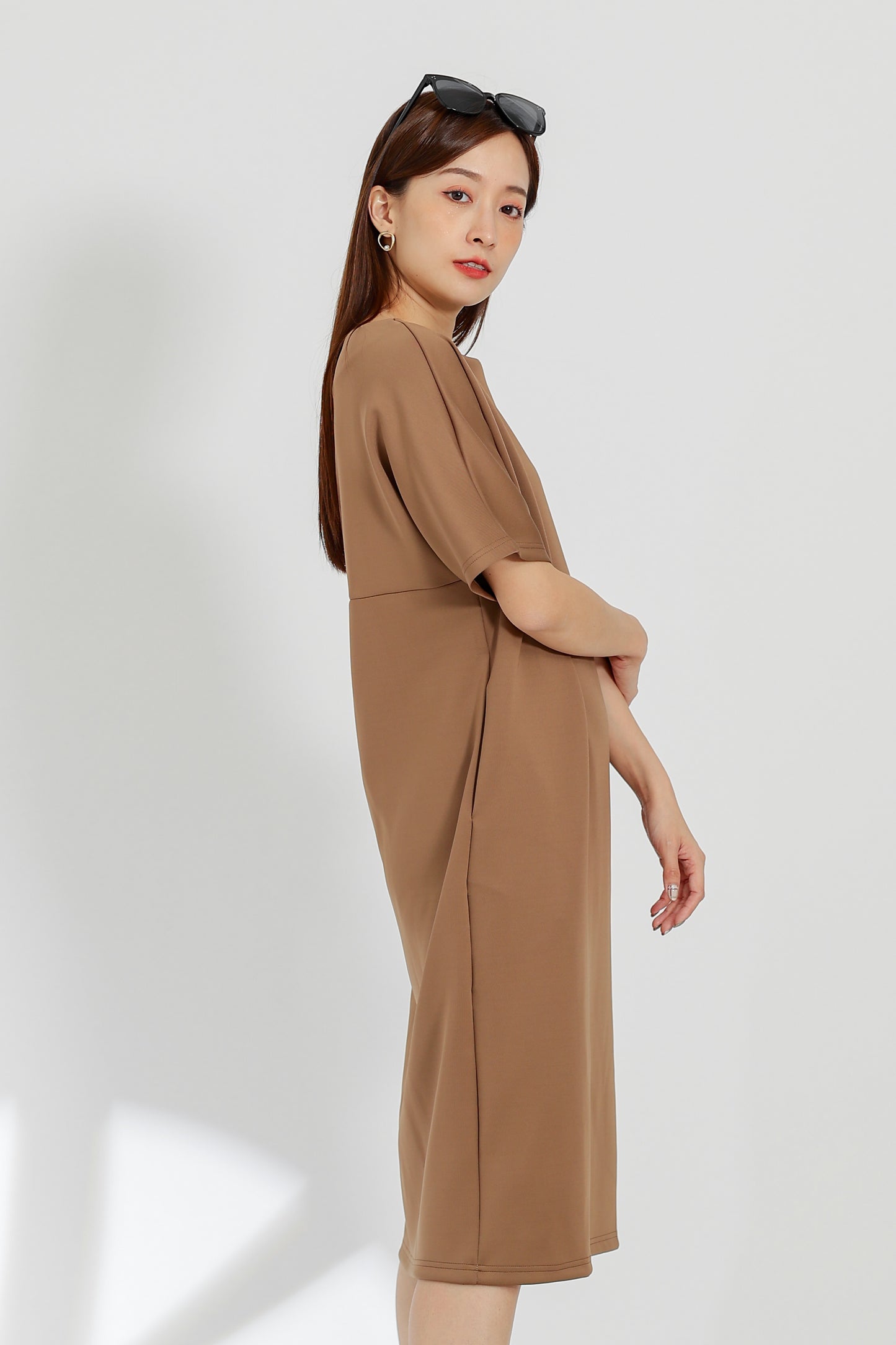 Sarrah Scuba Drape Short Sleeve Dress - Coffee