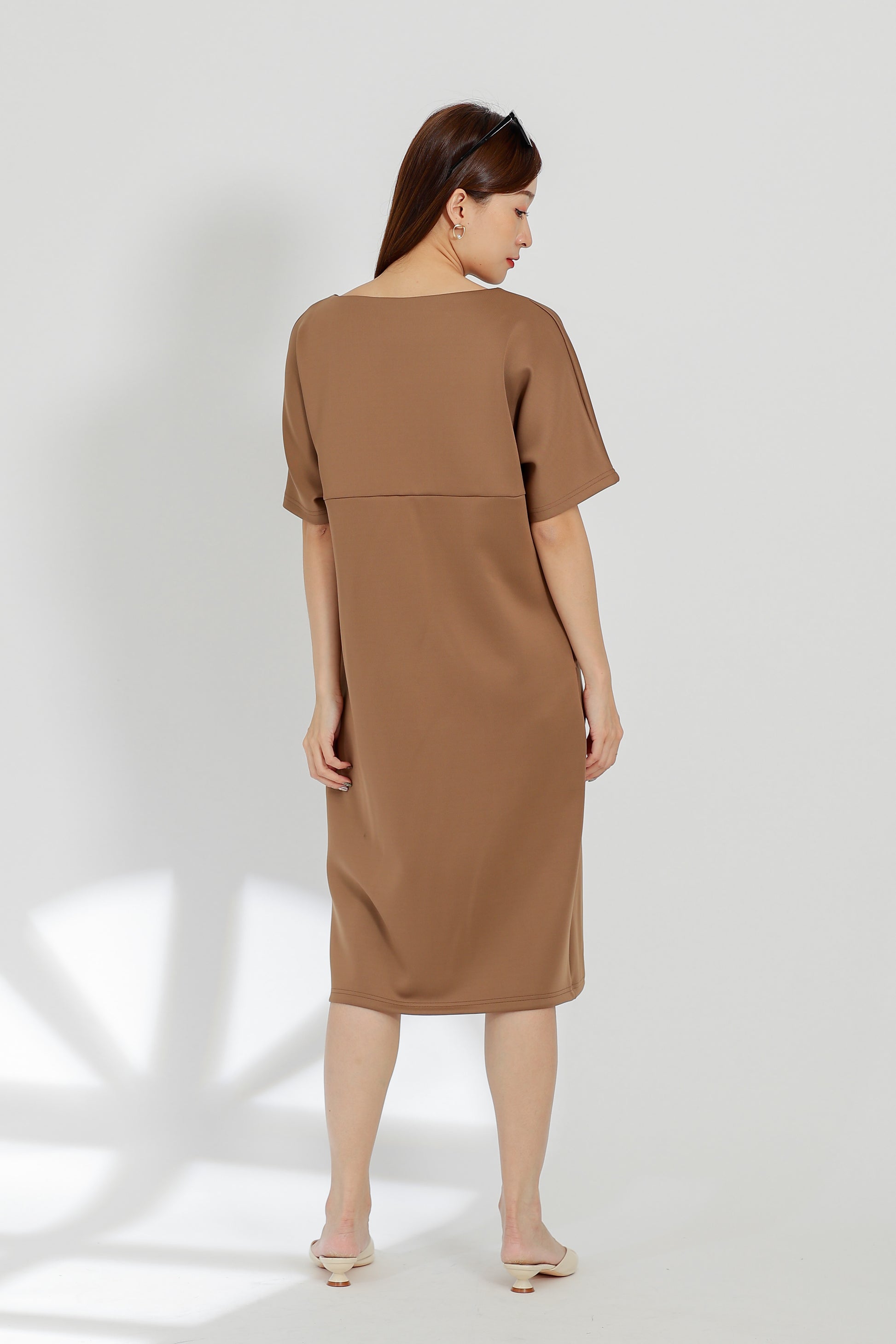 Sarrah Scuba Drape Short Sleeve Dress - Coffee