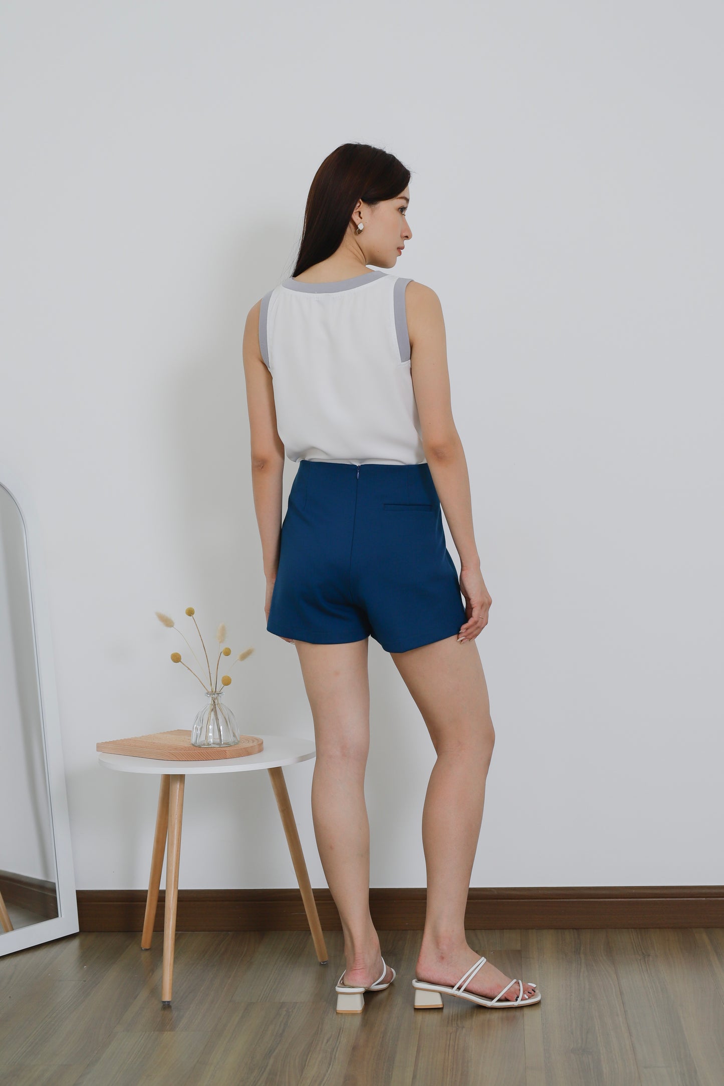 Tessa Everyday Short - Turquoise