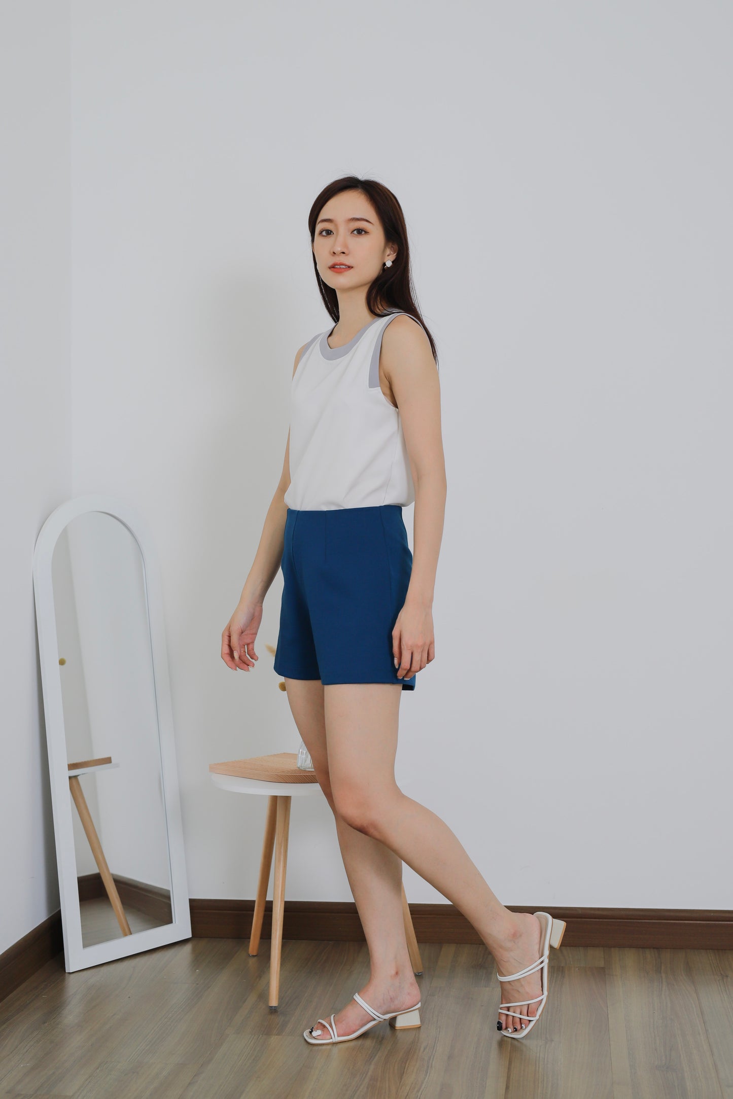 Tessa Everyday Short - Turquoise