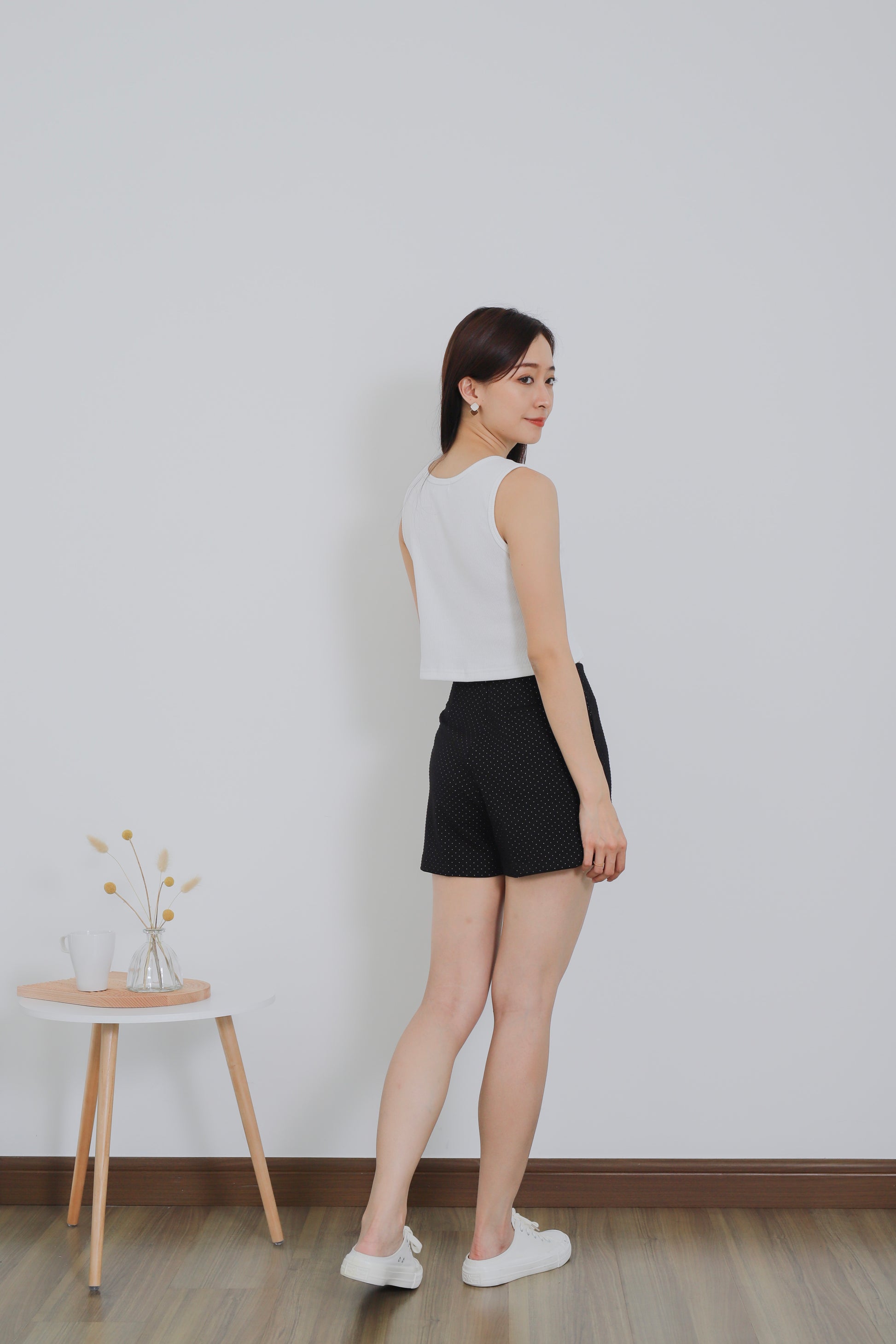 Tessa Everyday Short - Black Polka